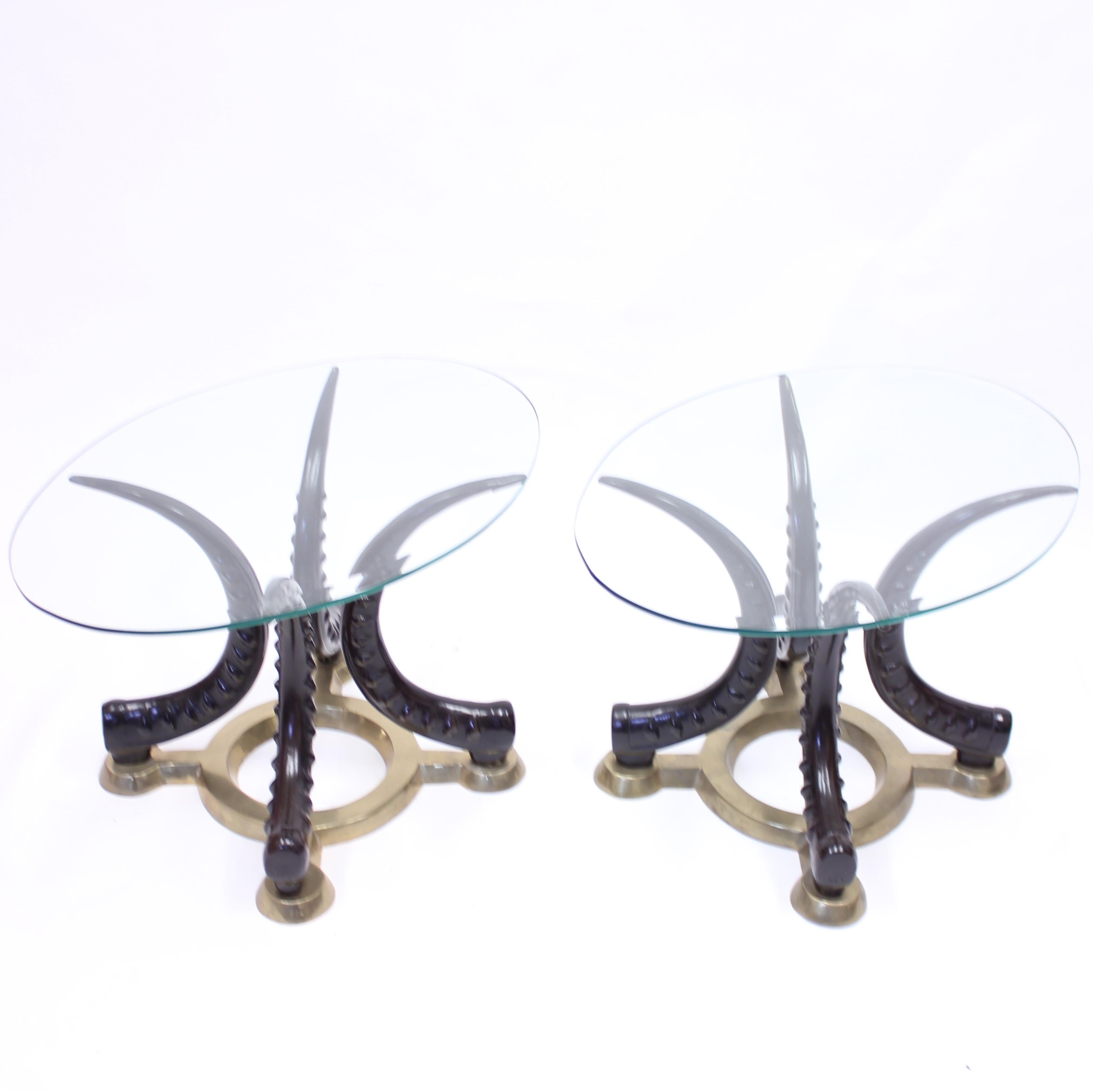 Fin du 20e siècle Paire de tables d'appoint ou de tables basses vintage en laiton et faux tulles, vers 1970 en vente