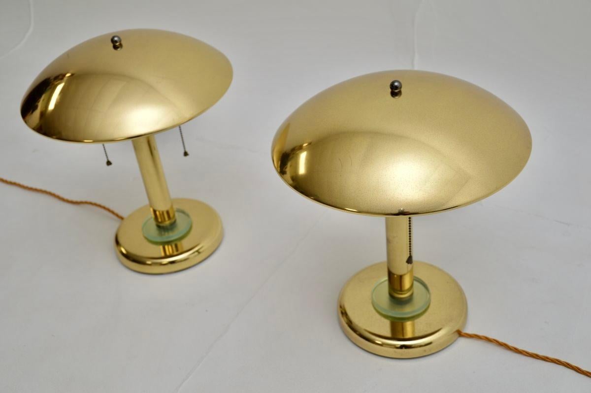 Pair of Vintage Brass and Glass Table Lamps In Good Condition For Sale In London, GB