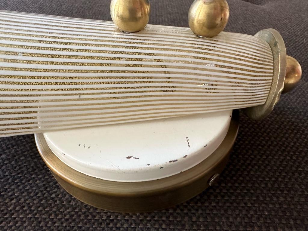 Pair of Vintage Brass and Glass Wall Lights In Good Condition For Sale In New York, NY