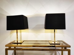 Paar Vintage-Tischlampen aus Messing und Lucite:: 1970er Jahre