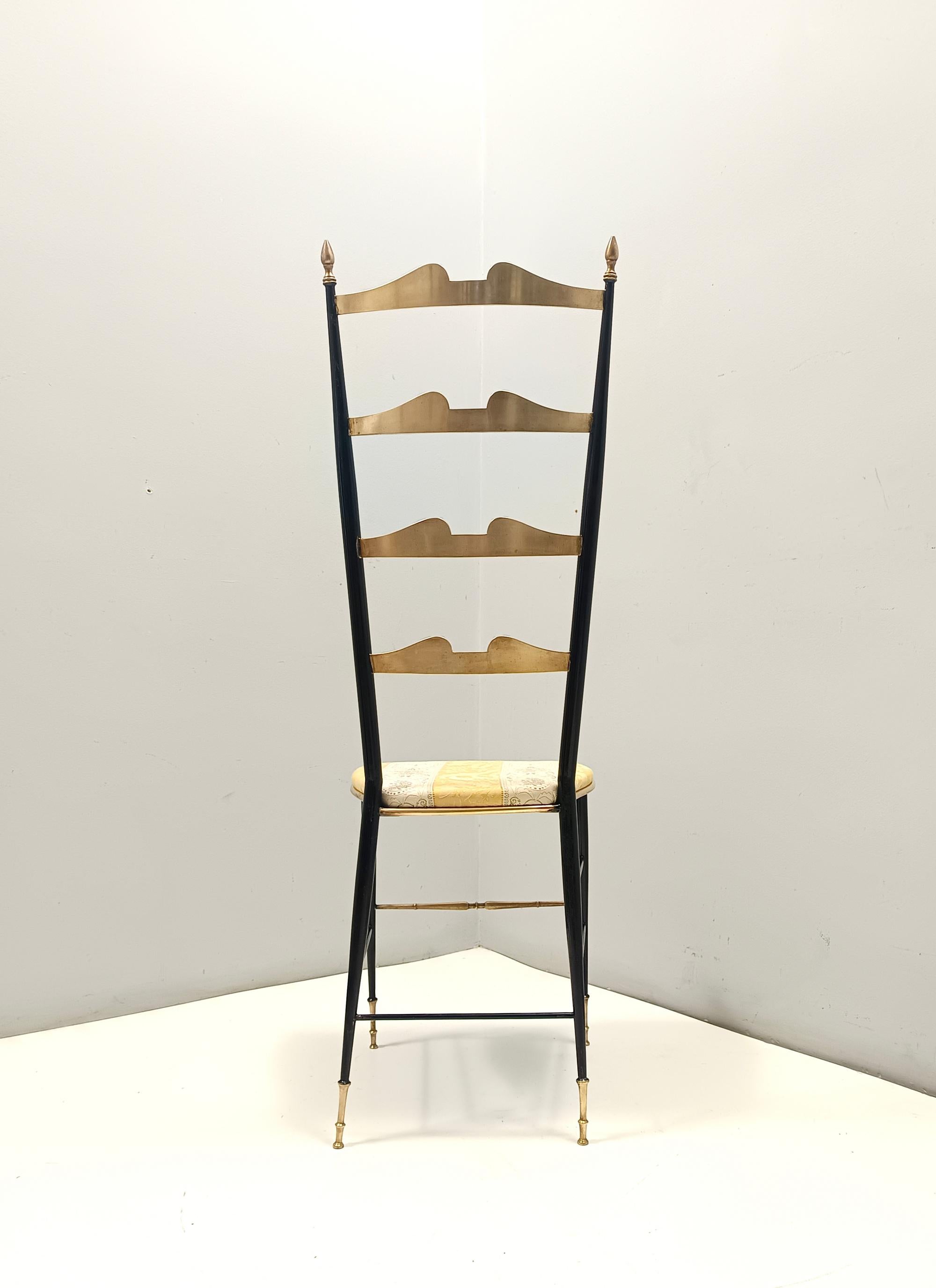 Pareja de Sillas Chiavarinas Vintage de Latón y Metal con Tela Amarilla, Italia en venta 1