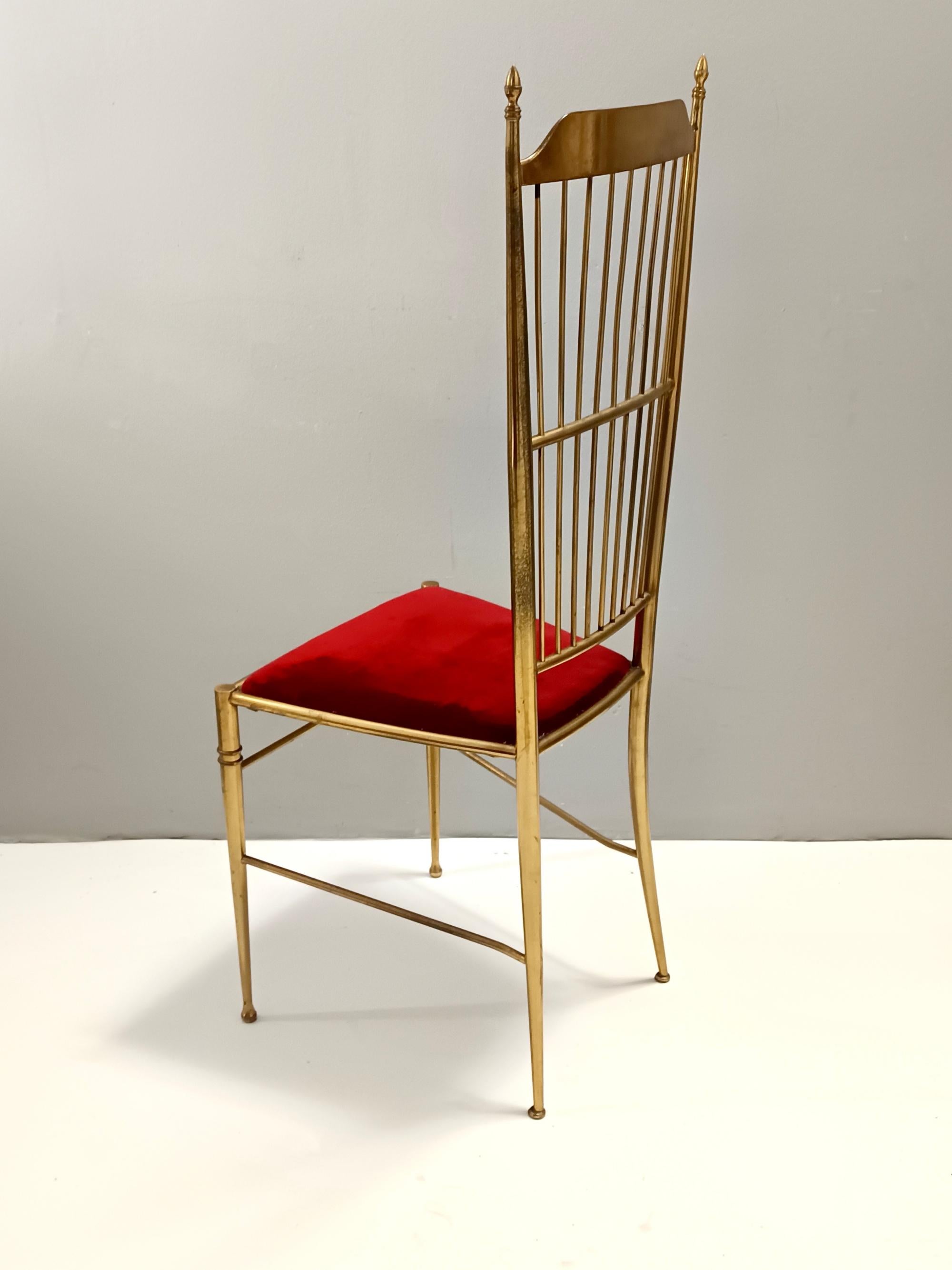Paar Chiavarine-Stühle aus Vintage-Messing und rotem Samt, Italien (Mitte des 20. Jahrhunderts) im Angebot