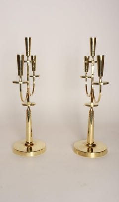 Par de candelabros vintage de latón, diseñados por Tommi Parzinger para Dorlyn Silversmiths