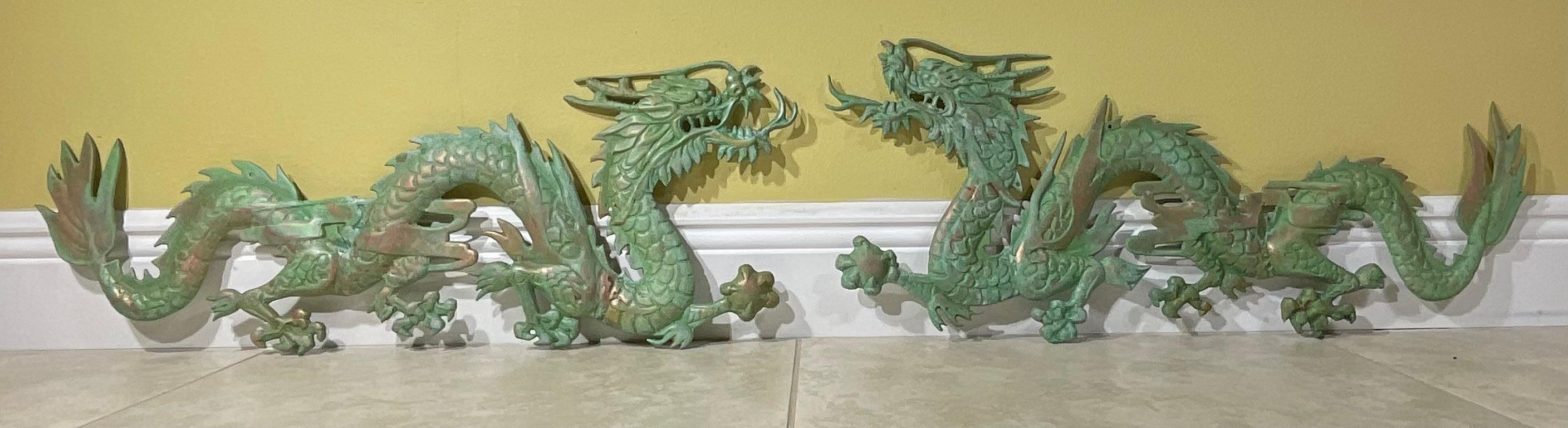 Paire de dragons chinois en laiton  Suspension murale en vente 4