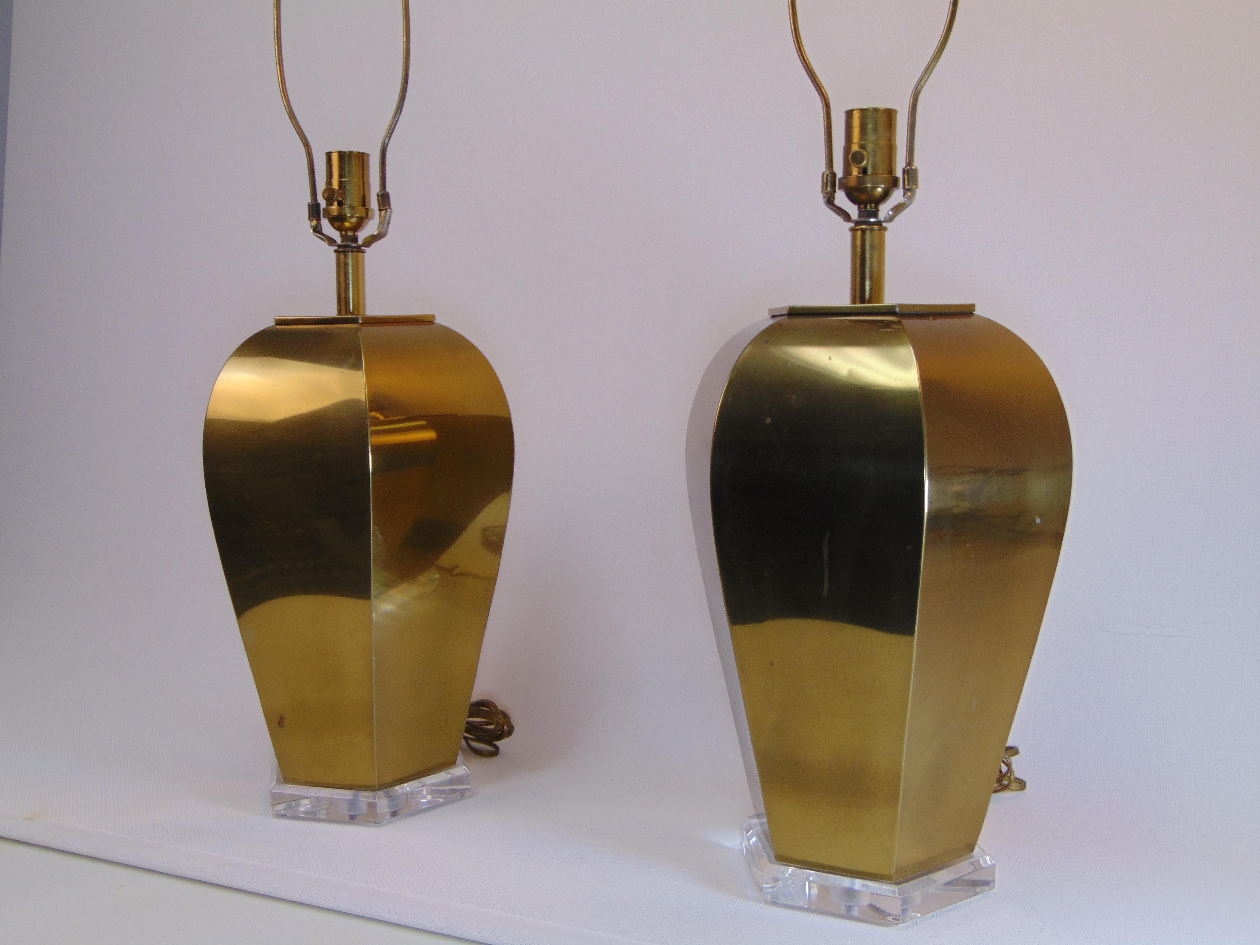 Pair of Vintage Brass Lamps with Lucite Bases by Remington Lamp For Sale 9