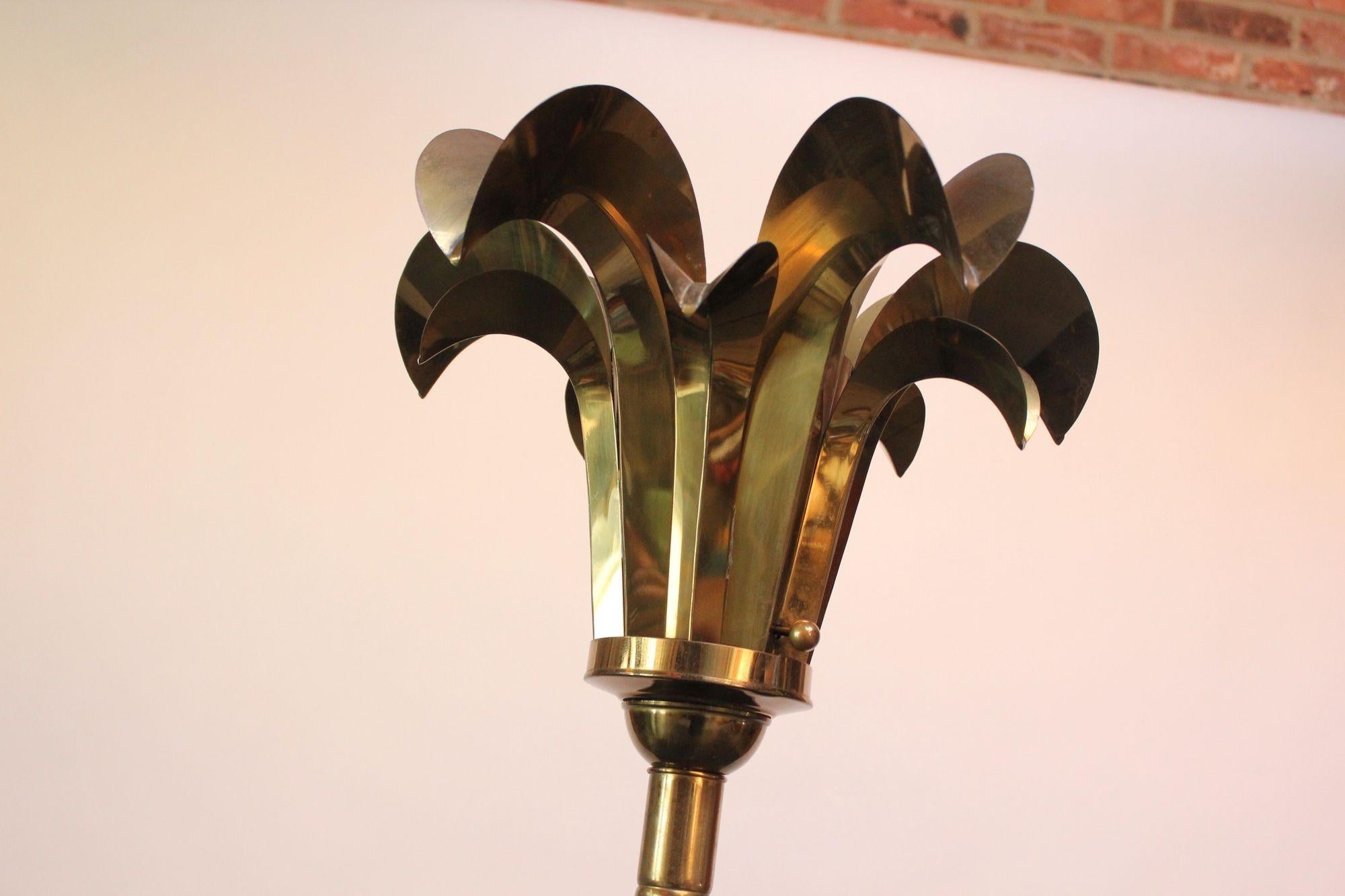 Paire de lampadaires vintage en laiton Palm Tree Frond de Hart Associates en vente 2