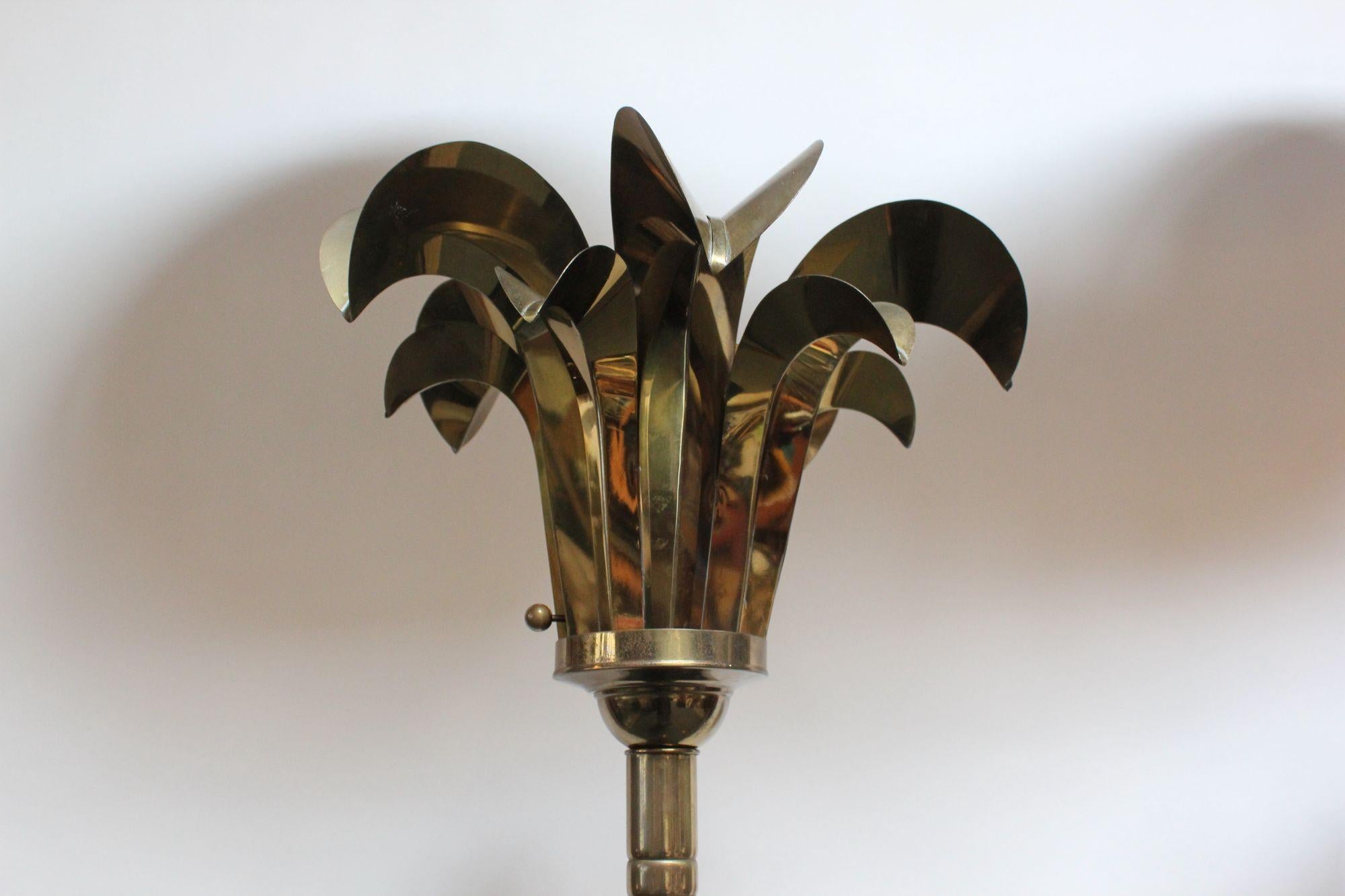 Paire de lampadaires vintage en laiton Palm Tree Frond de Hart Associates en vente 4