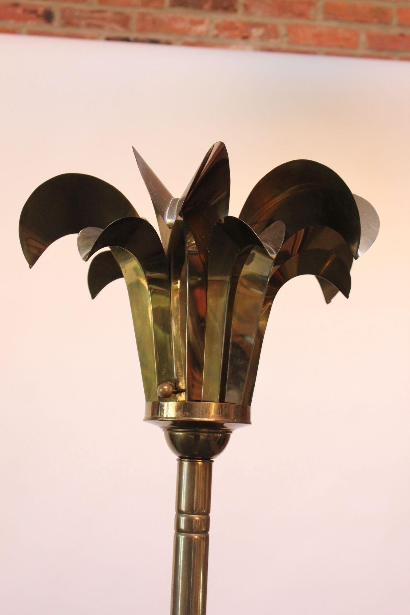 Paire de lampadaires vintage en laiton Palm Tree Frond de Hart Associates en vente 1