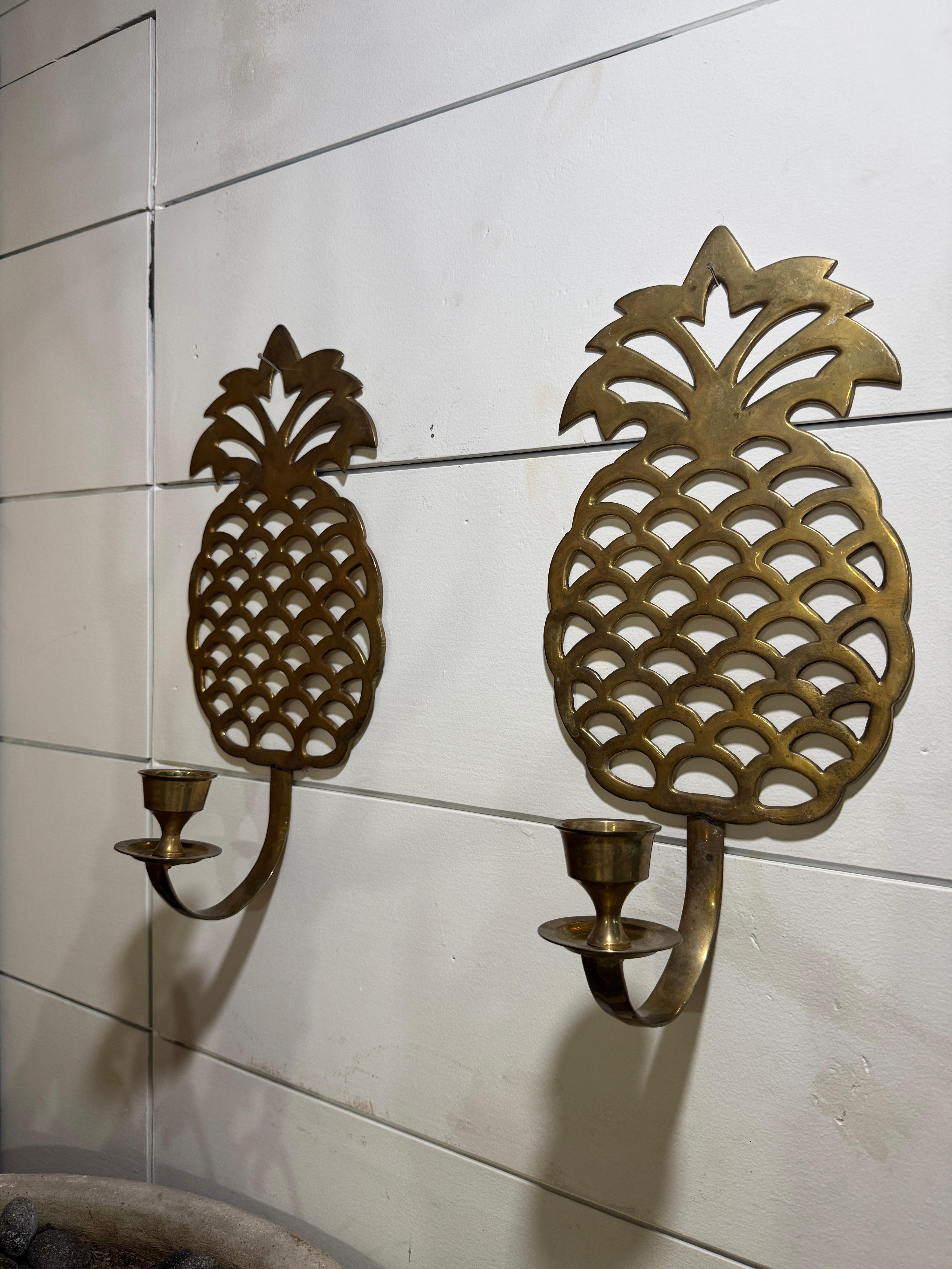 Paire d'appliques murales à ananas en laiton d'époque en vente 1