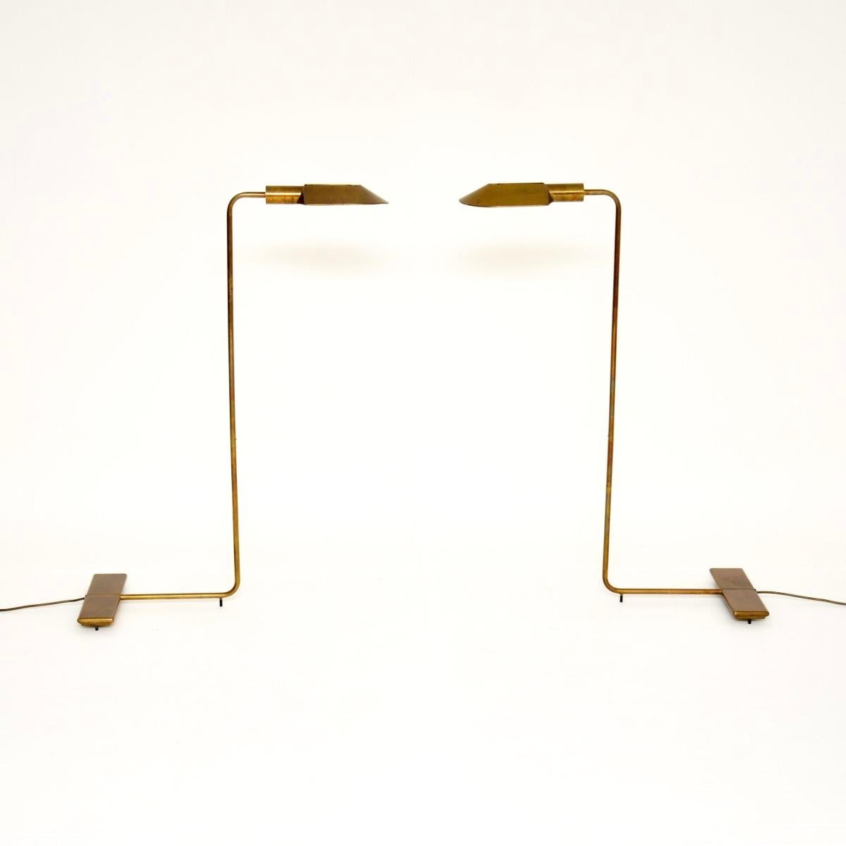 Une paire très recherchée de lampes de lecture vintage en laiton de Cedric Hartman, fabriquées aux Etats-Unis et datant des années 1970.

Ils sont d'une qualité exceptionnelle, avec un design très élégant et utile. La hauteur peut être ajustée, les
