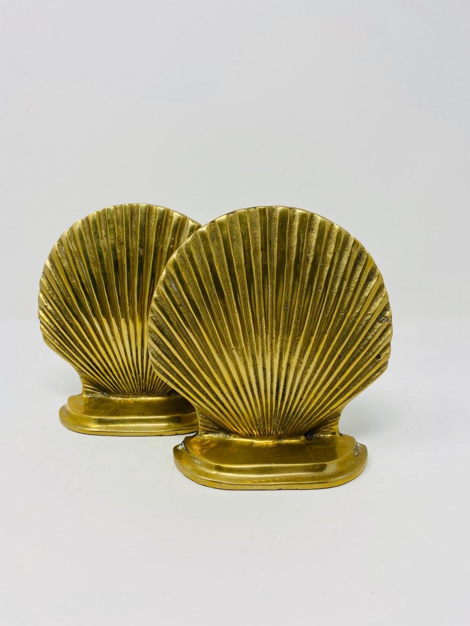 Pair of Vintage Brass Sea Shell Bookends In Good Condition In San Diego, CA