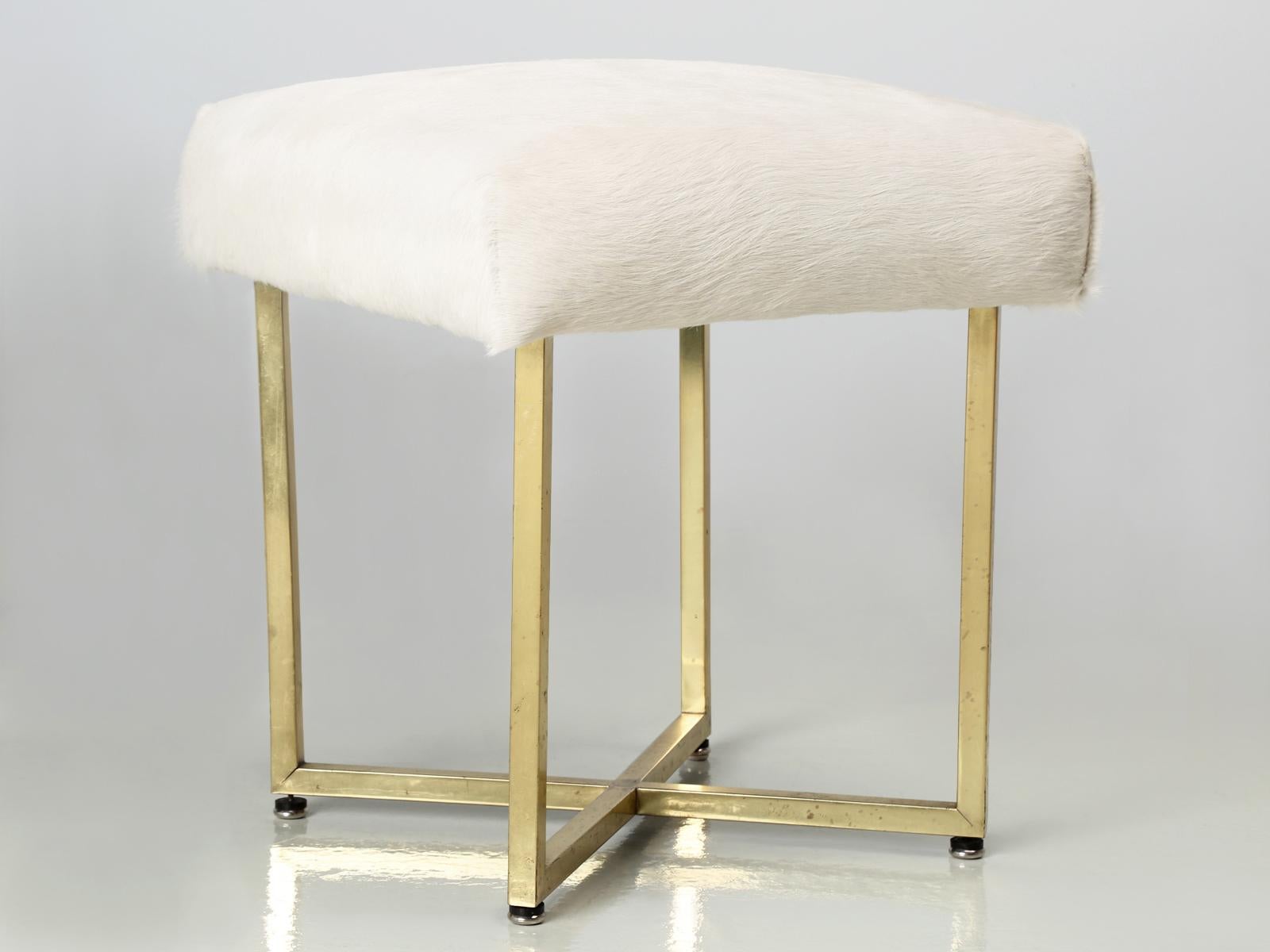 Pair of Vintage Brass Stools Attributed to Paul McCobb with Hair on Hide In Good Condition For Sale In Chicago, IL