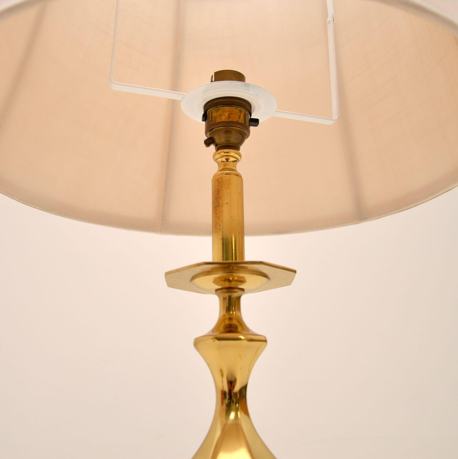 Paire de lampes de table en laiton Bon état - En vente à London, GB