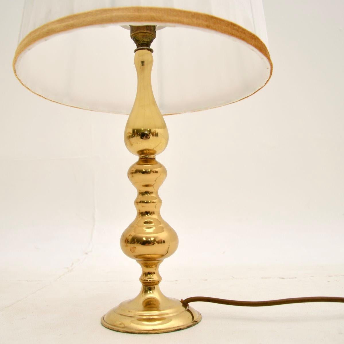 Pair of Vintage Brass Table Lamps In Good Condition For Sale In London, GB