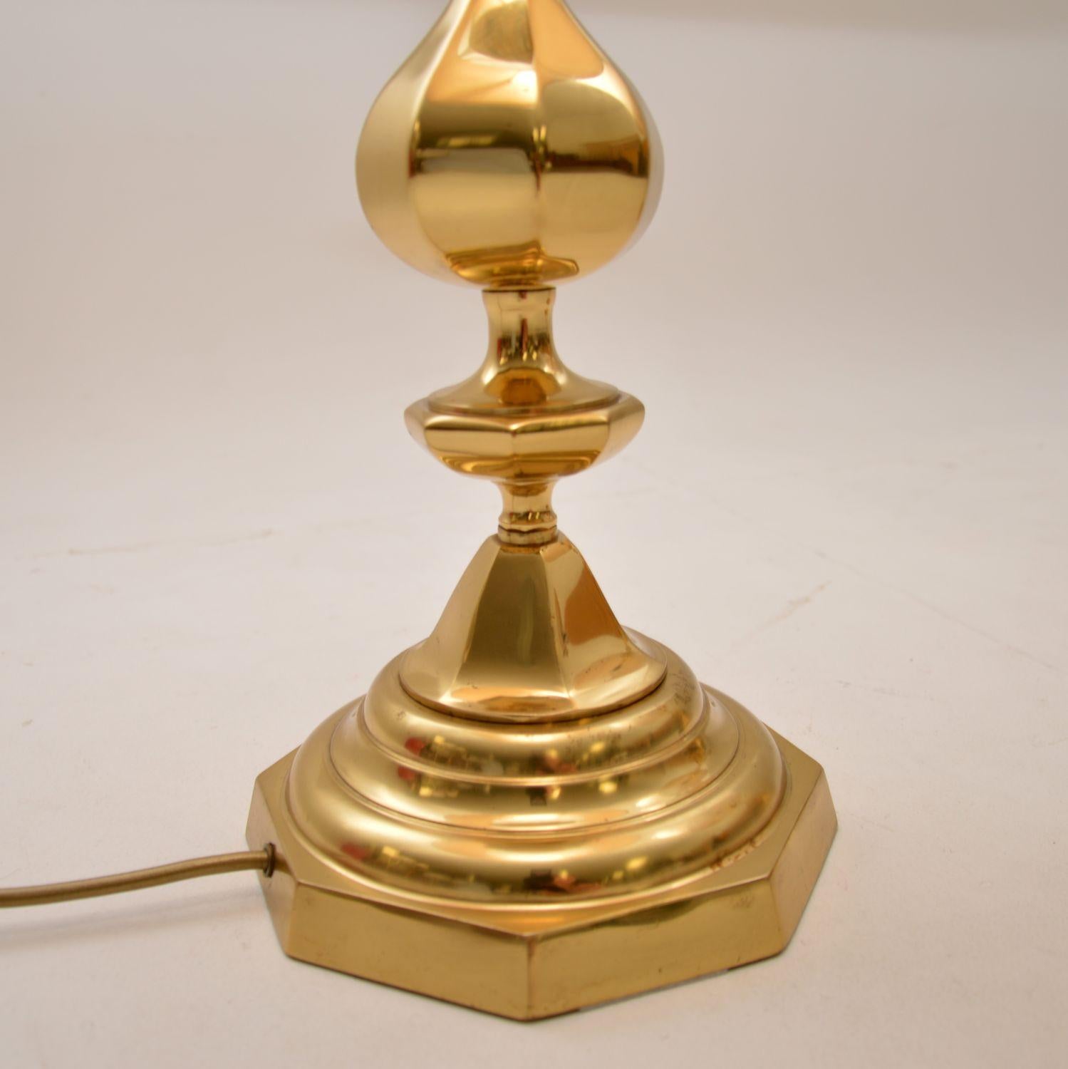 Pair of Vintage Brass Table Lamps In Good Condition For Sale In London, GB