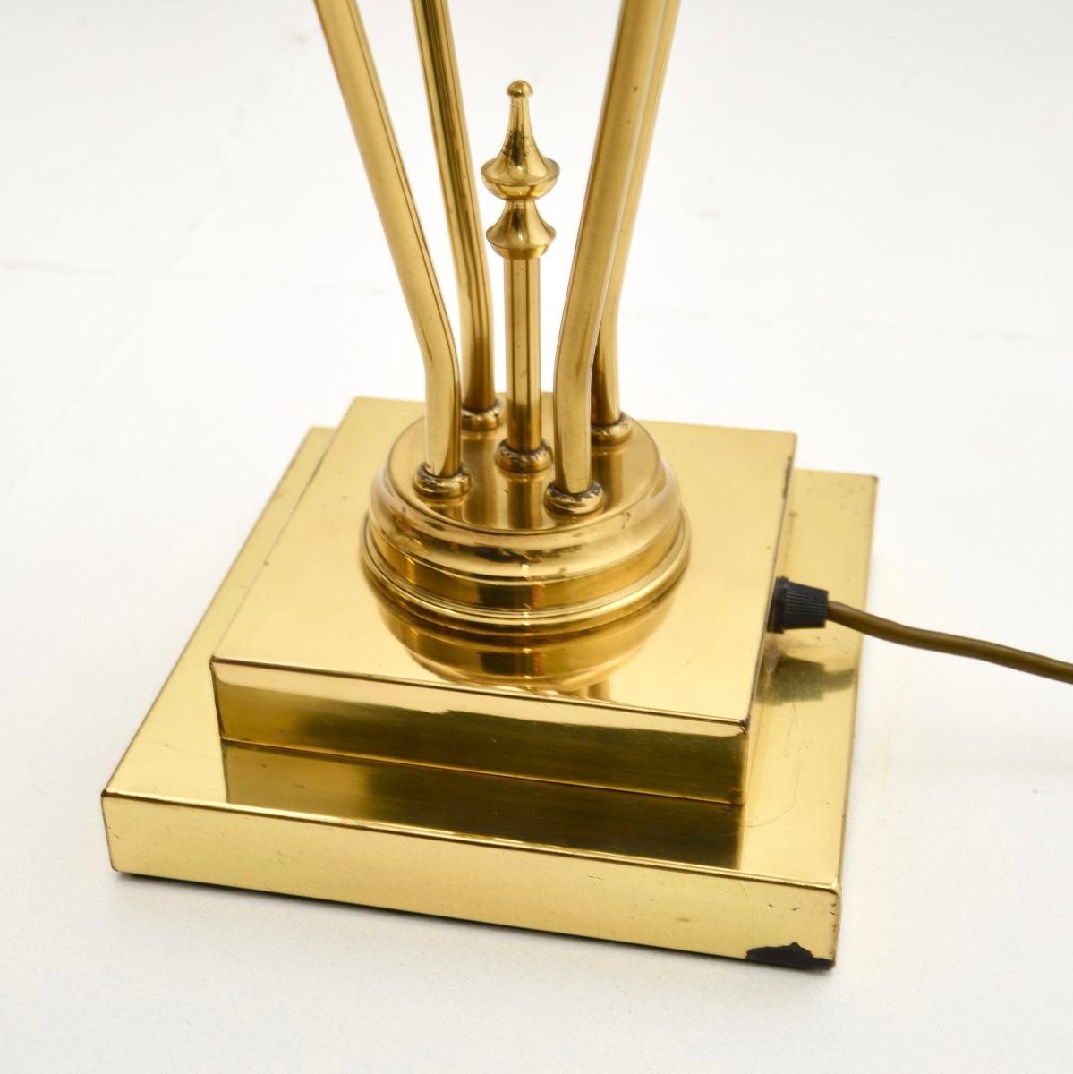 Paire de lampes de table en laiton en vente 1