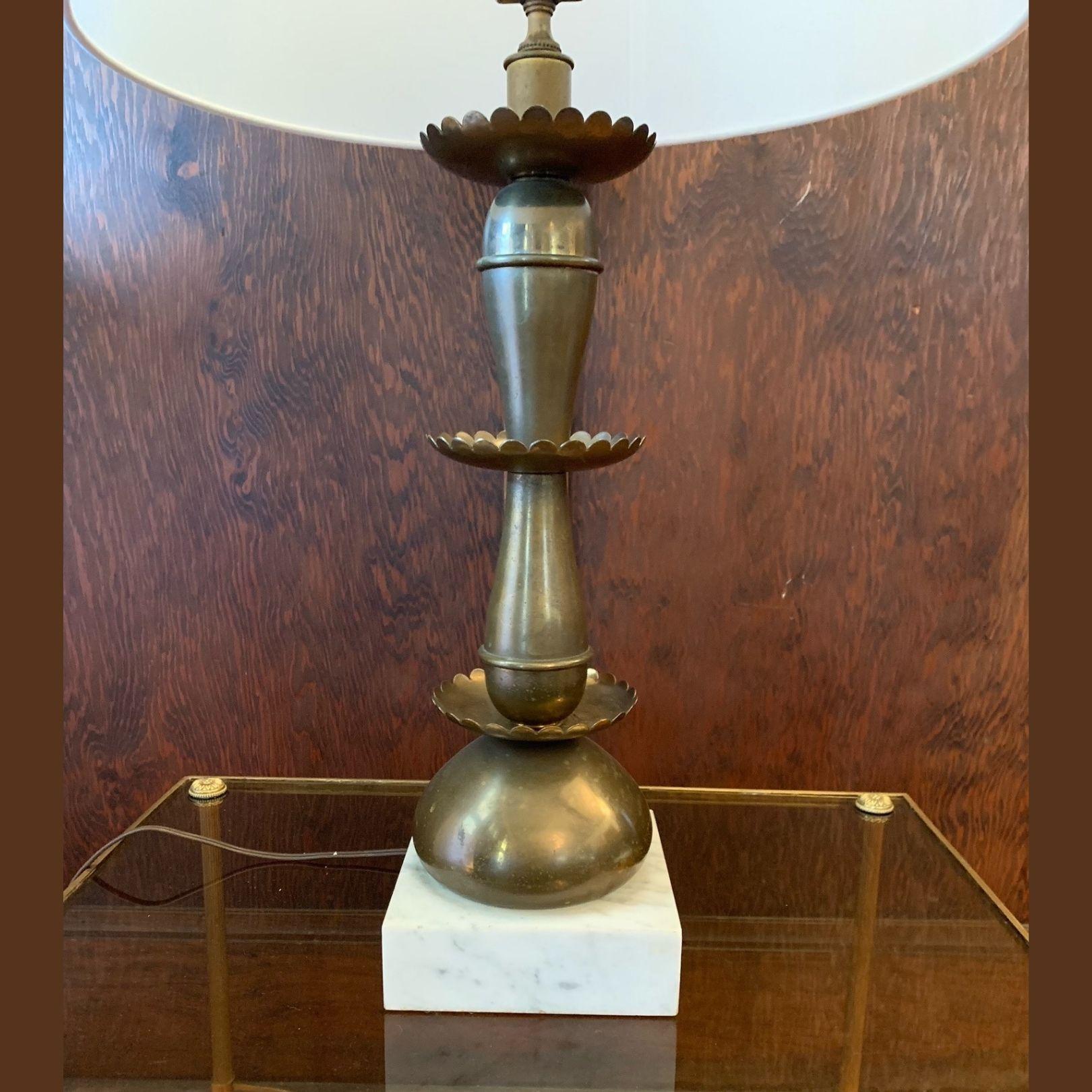 Pair of Vintage Brass Table Lamps with Floral Motif and Marble Base For Sale 1
