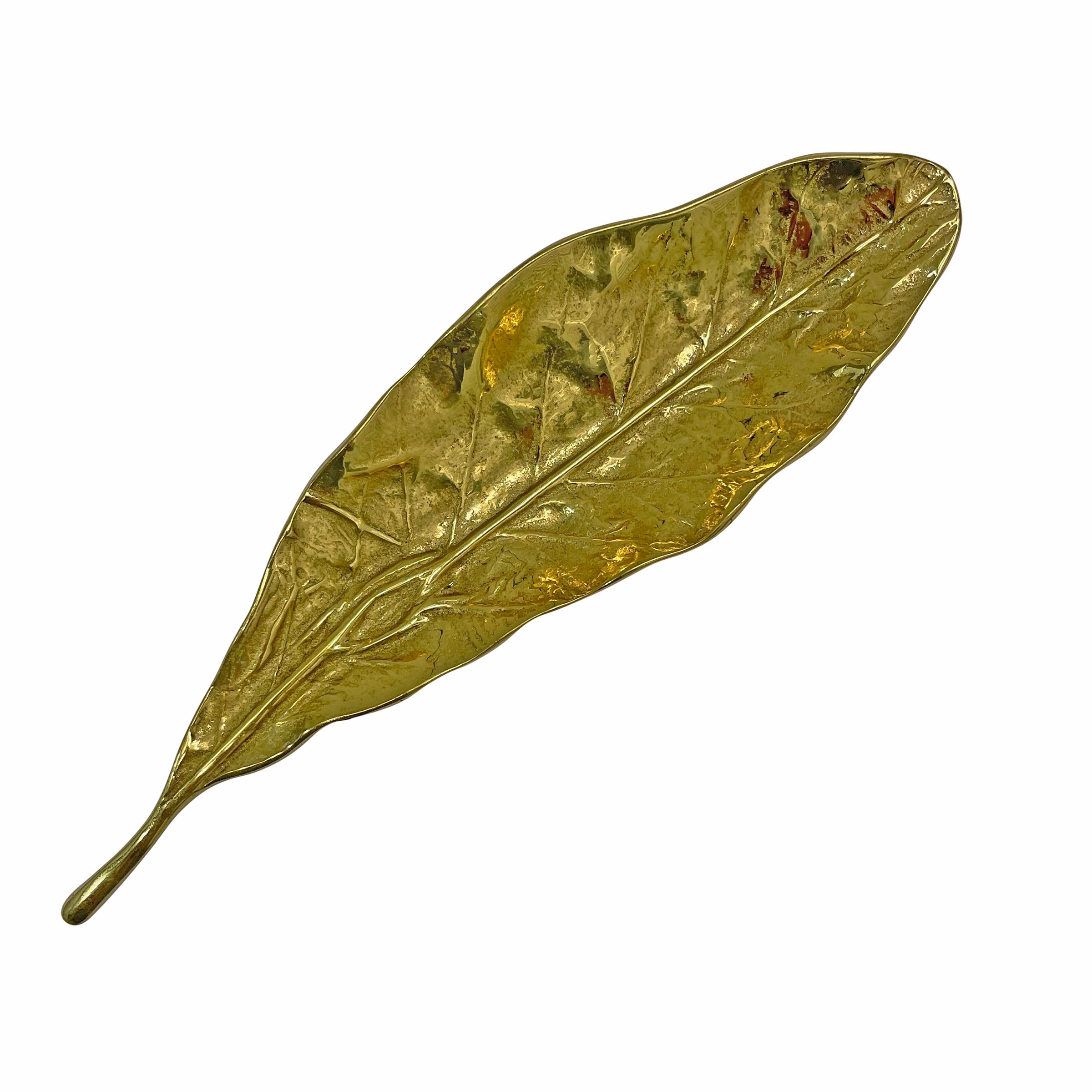 Cast Pair of Vintage Brass Tobacco Leaf Dishes For Sale