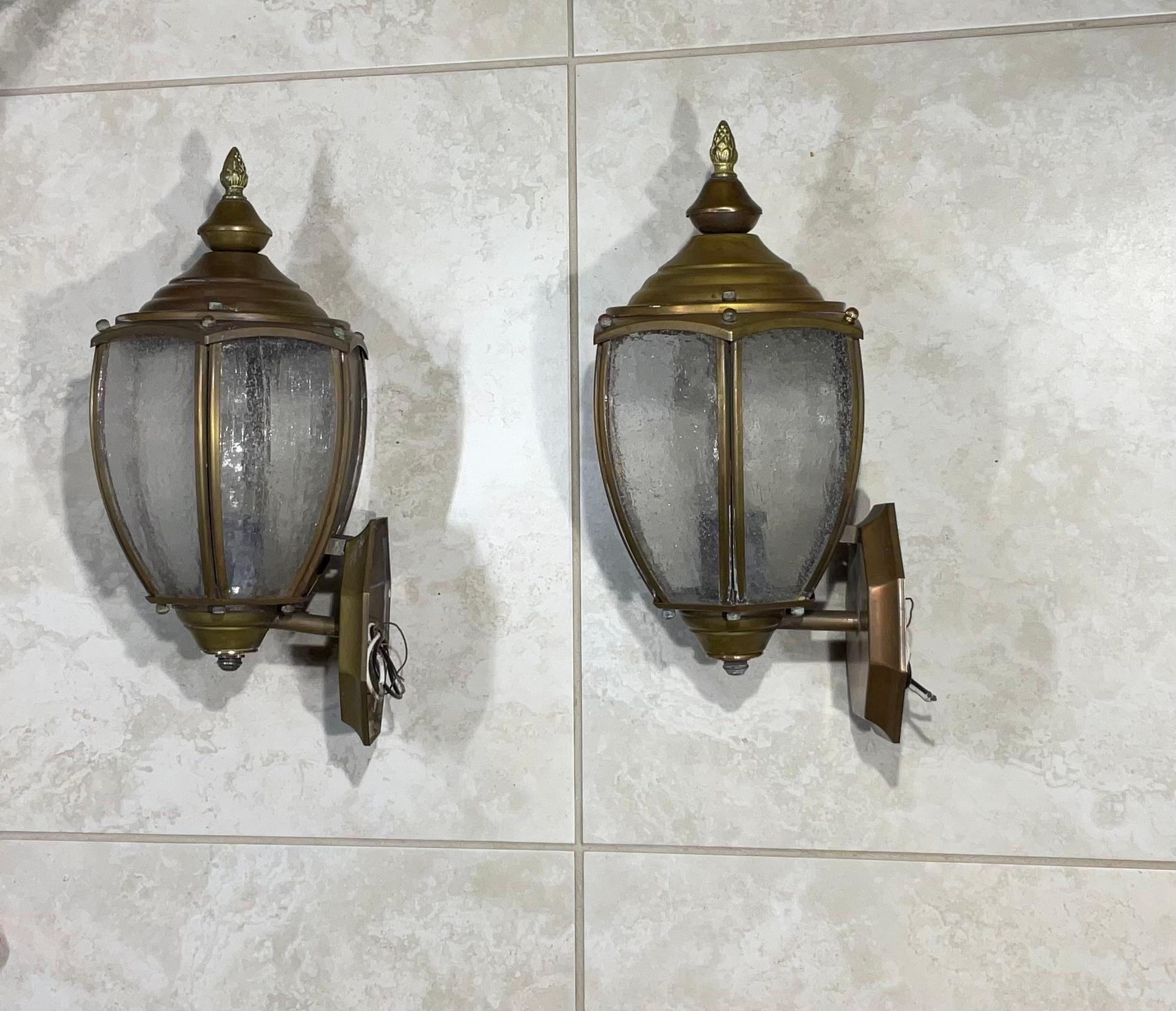 Hand-Crafted Pair of Vintage Brass Wall Lantern For Sale