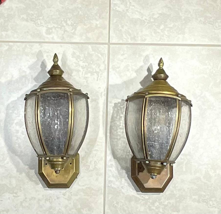20th Century Pair of Vintage Brass Wall Lantern For Sale
