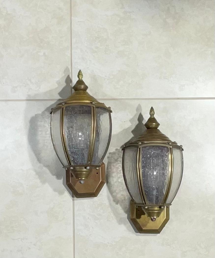 Pair of Vintage Brass Wall Lantern For Sale 3