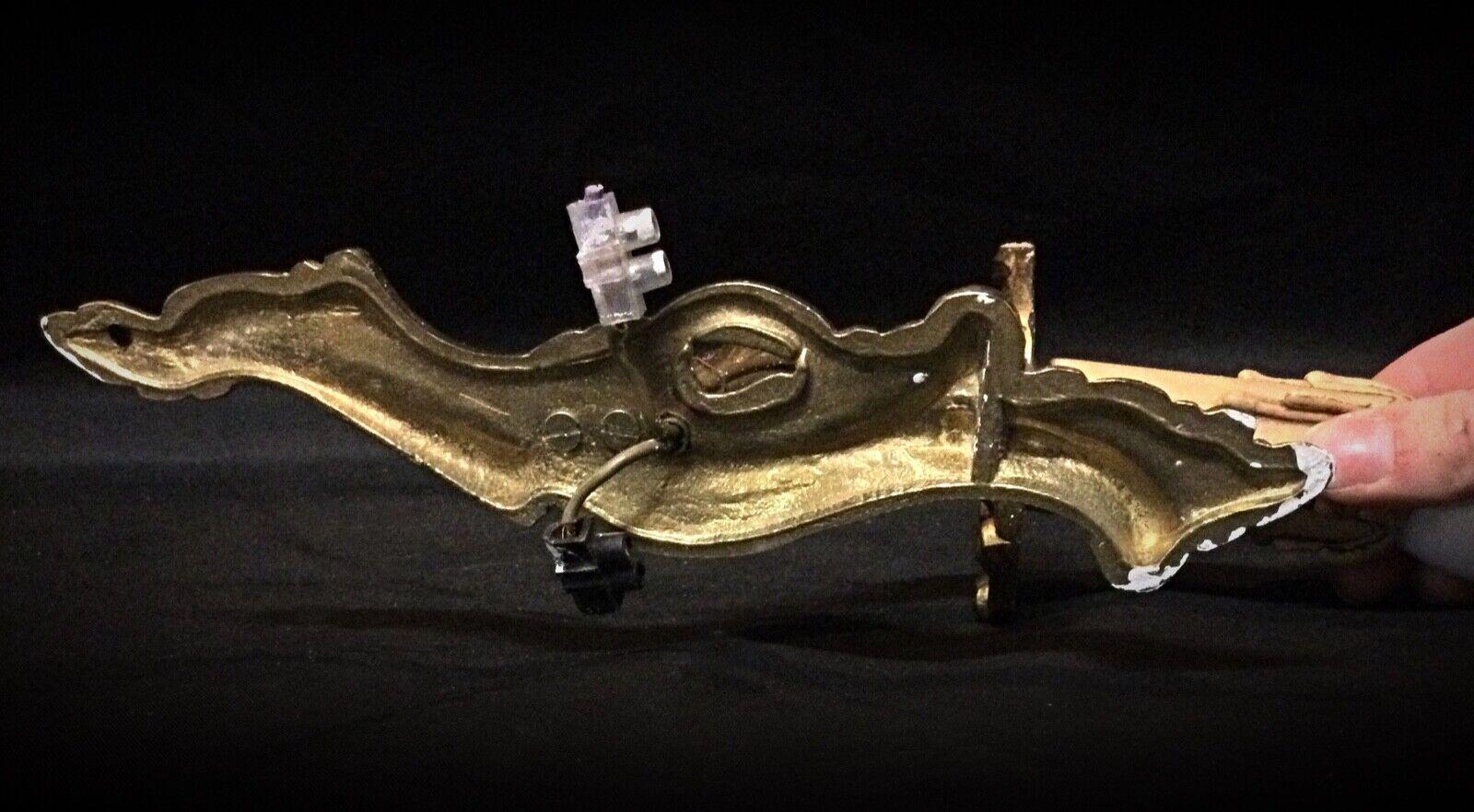Francese Pair of Vintage Brass Wall Sconces – Classic Design - 2Y60 in vendita