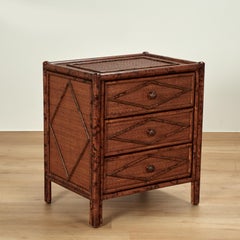 Paire de pupitres vintage de style British Colonial en faux bambou et toile de gazon