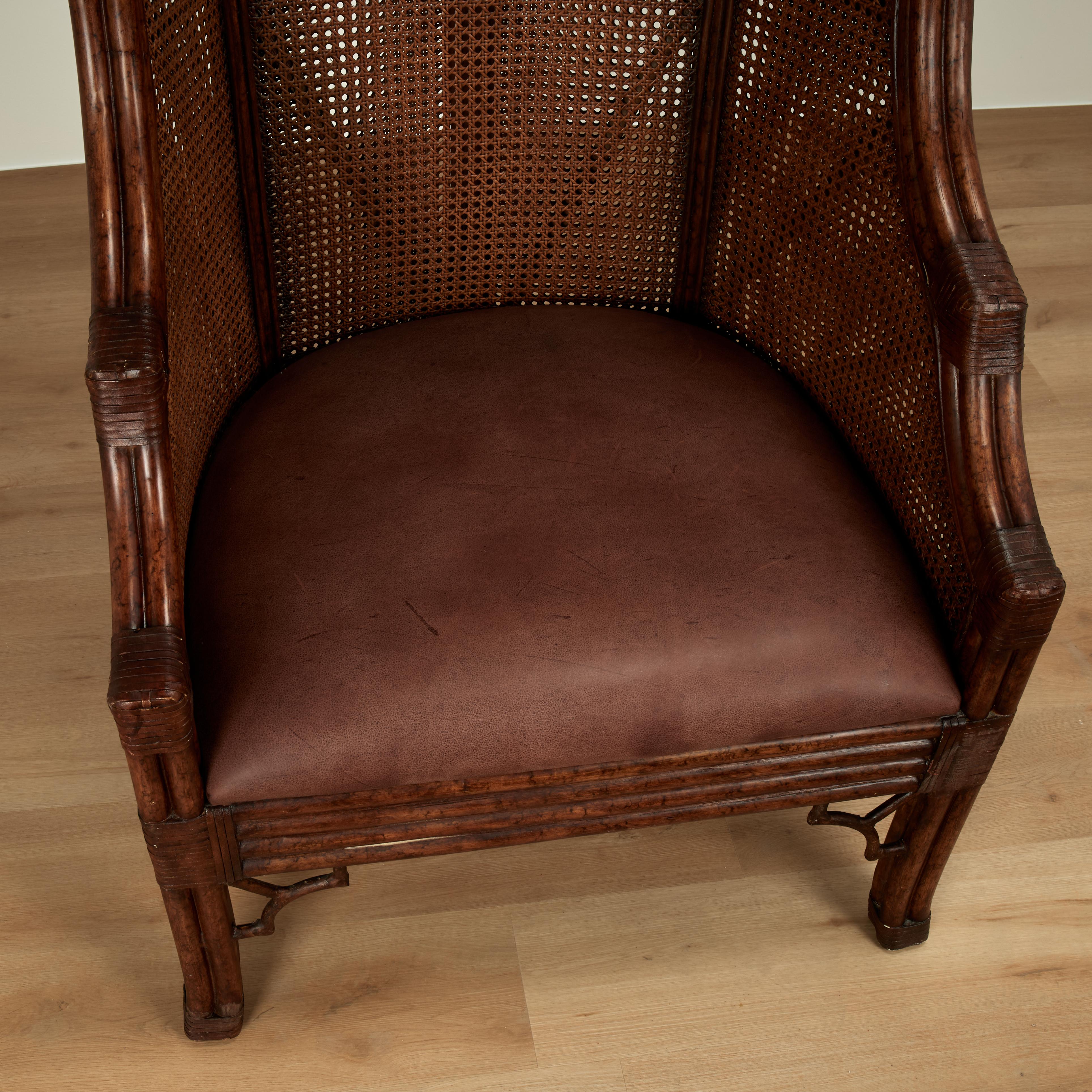 Paar British Colonial Style Faux Bamboo Caned Porters Stühle Vintage im Angebot 7