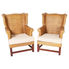 Paire de fauteuils à dossier en roseau tressé de style British Colonial