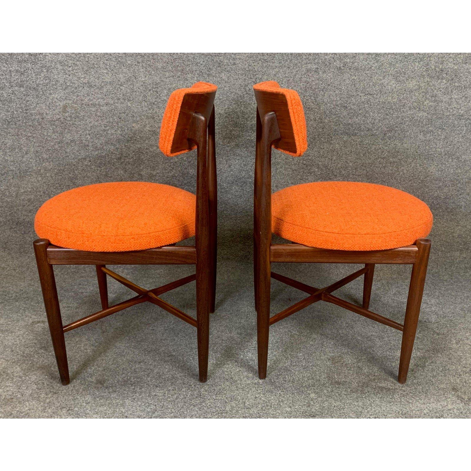 Pair of Vintage British Mid Century Modern Teak Accent Chairs by G Plan In Good Condition In San Marcos, CA