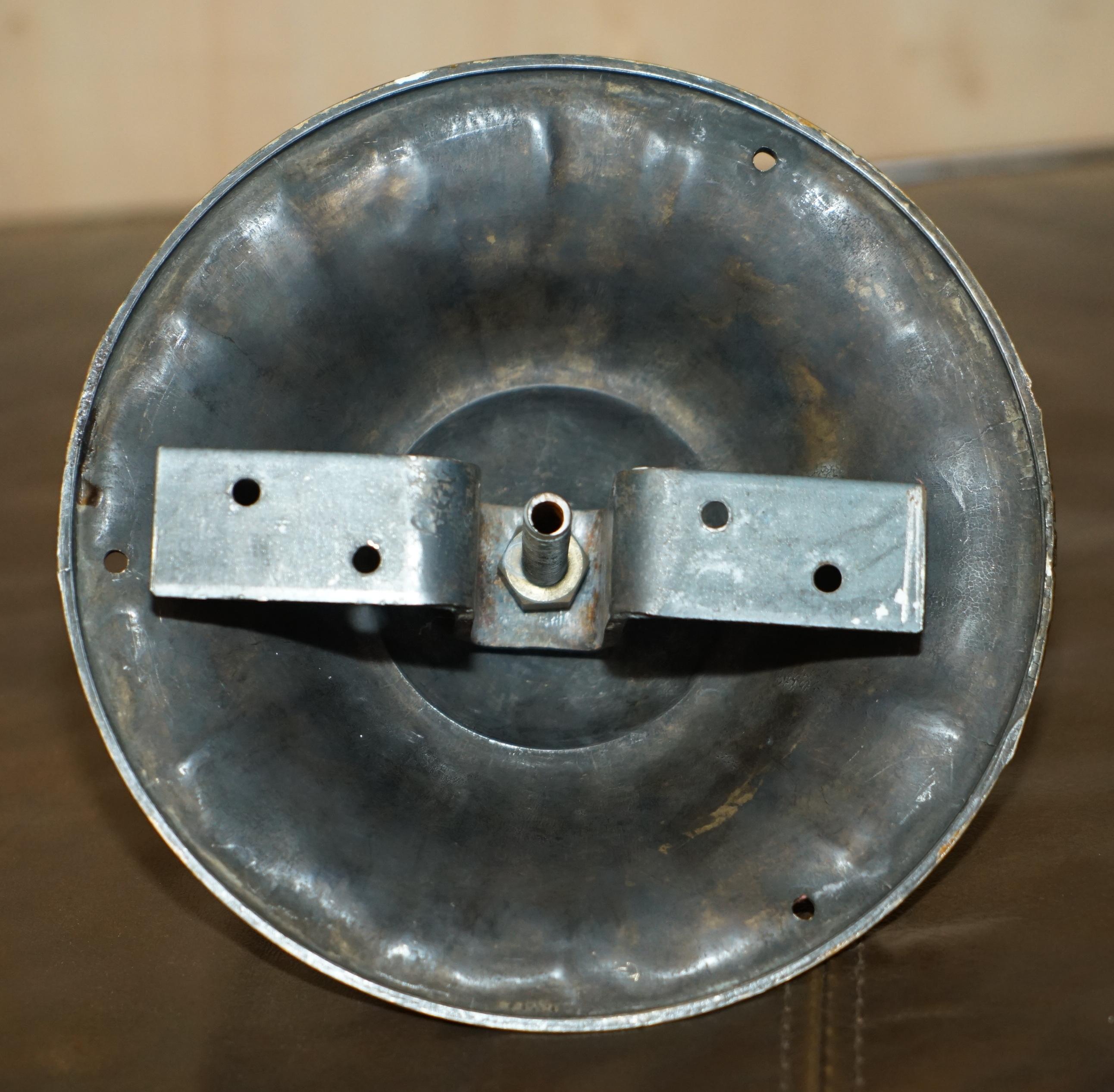 COPPIA DI GANCI PER LUCI A SOFFITTO E A CAMPANILE IN BRONZO E OTTONE d'epoca in vendita 4