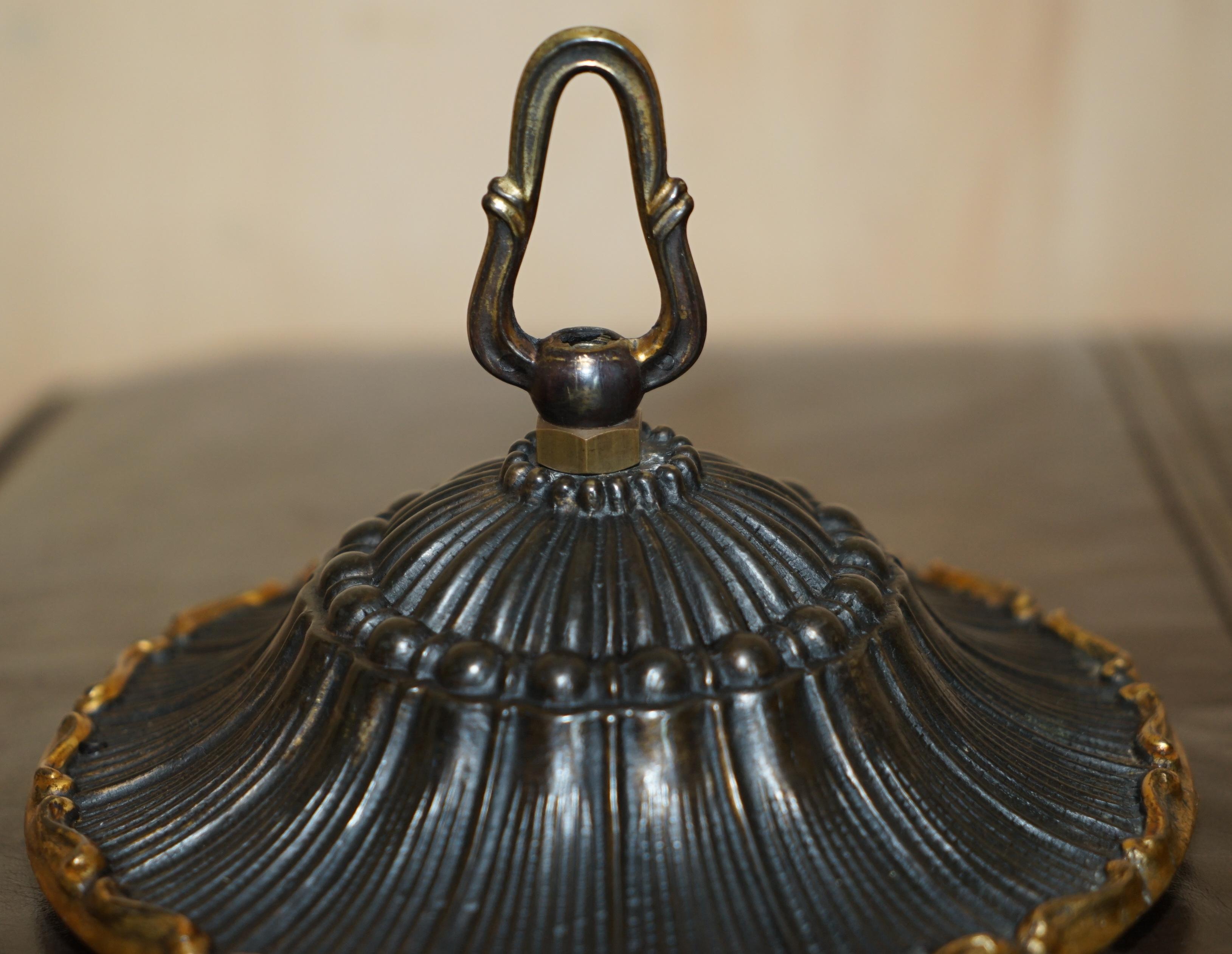 COPPIA DI GANCI PER LUCI A SOFFITTO E A CAMPANILE IN BRONZO E OTTONE d'epoca In condizioni buone in vendita a West Sussex, Pulborough