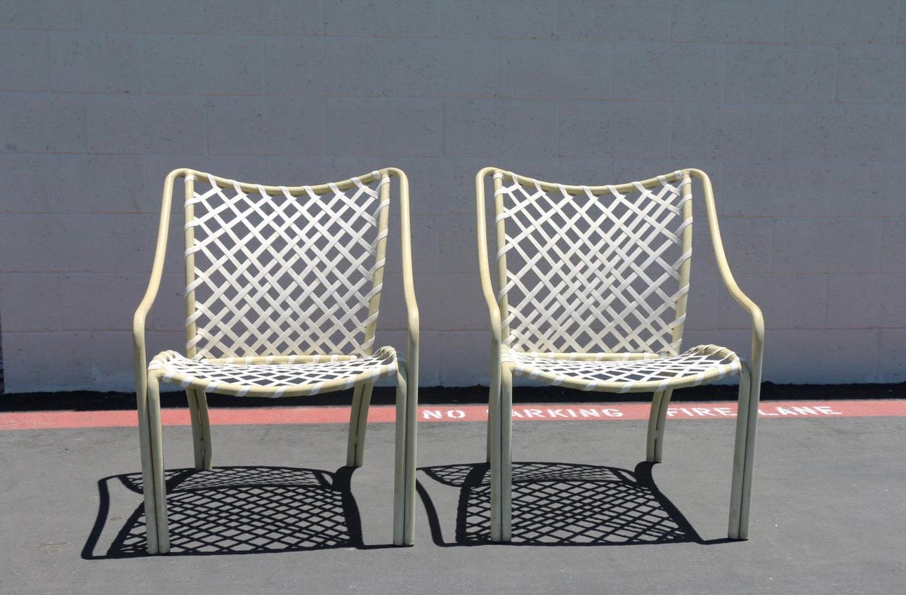 Pair of Vintage Brown Jordan Tamiami Patio Lounge Chairs and Ottomans In Good Condition For Sale In North Hollywood, CA