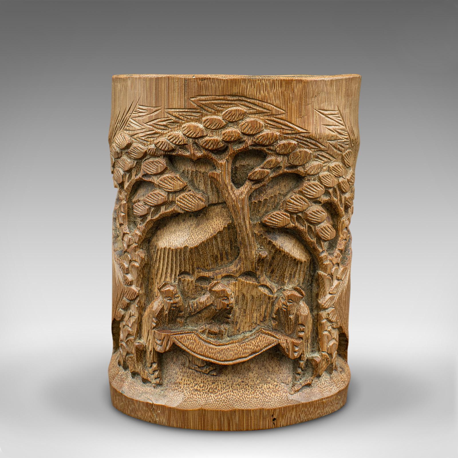 Chinois Paire de pots à pinceaux chinois, en bambou sculpté à la main, vase à fleurs seces, Bitong en vente