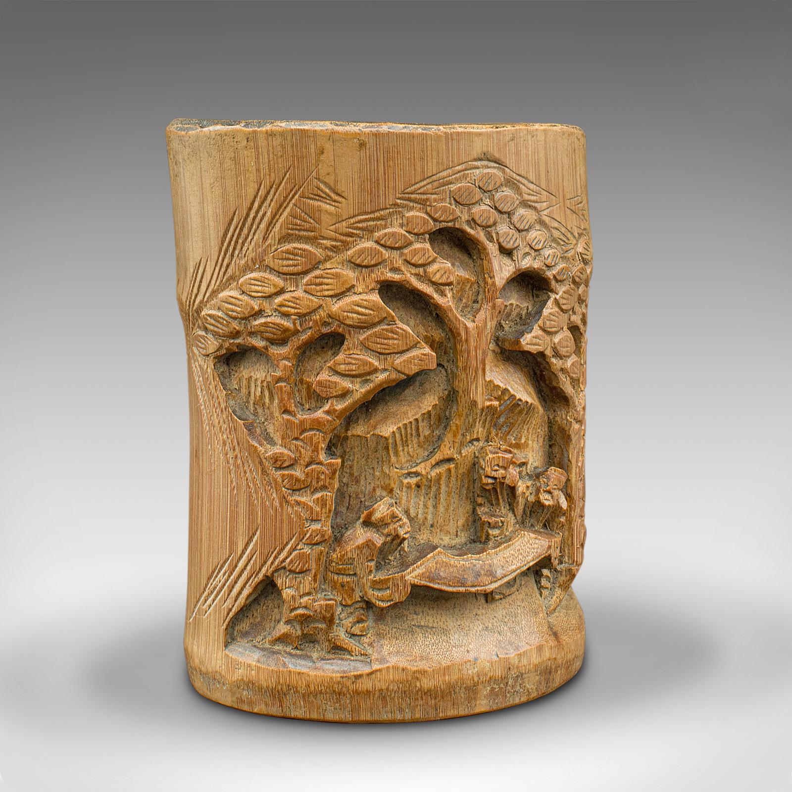 Paire de pots à pinceaux chinois, en bambou sculpté à la main, vase à fleurs seces, Bitong en vente 1