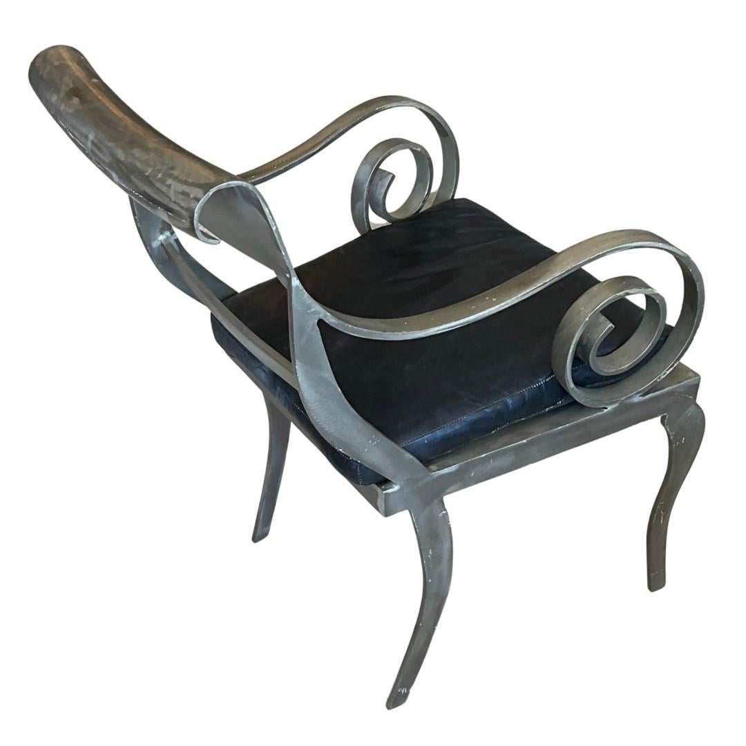 Paire de fauteuils vintage en acier brossé en vente 1