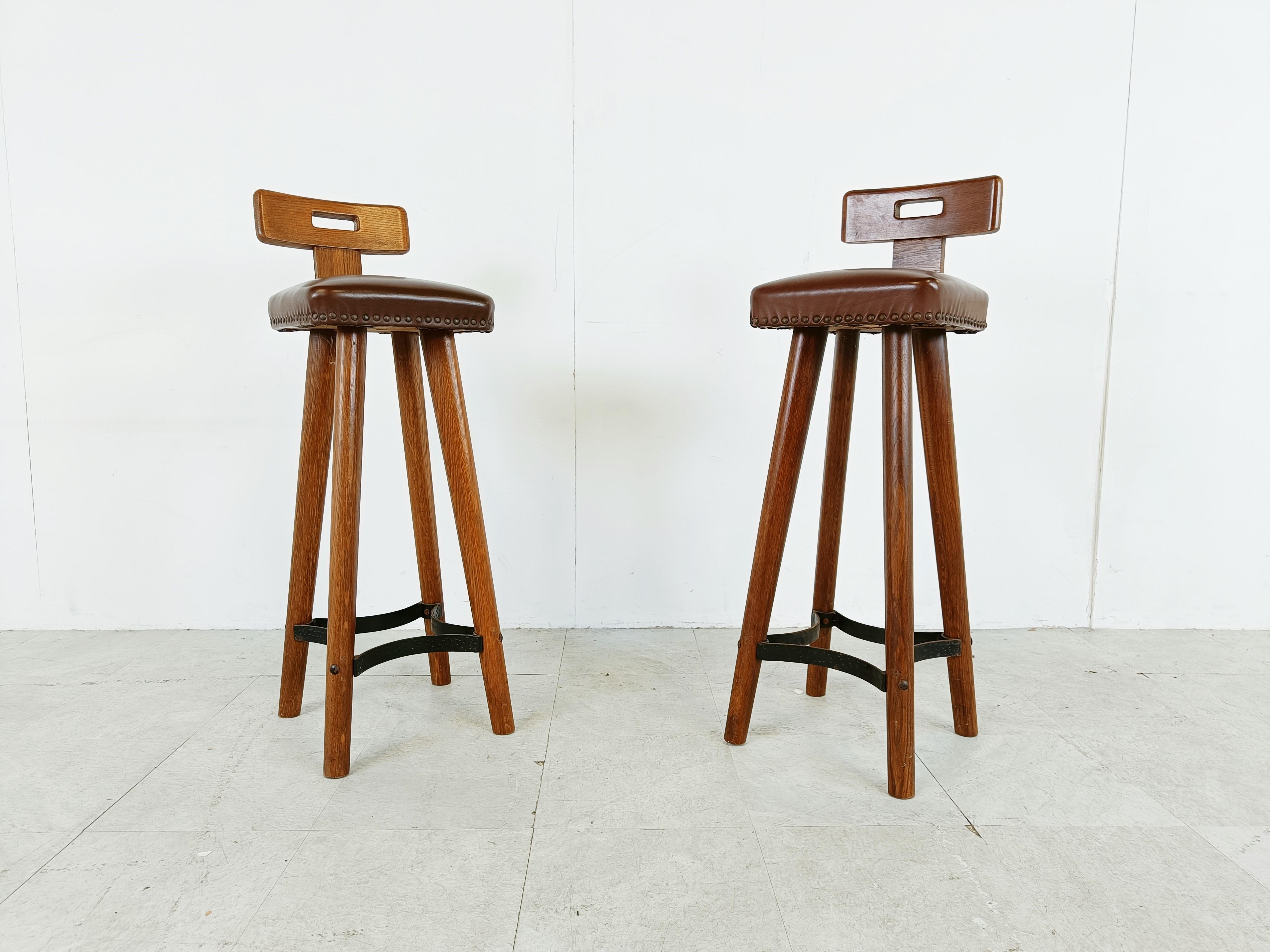Brutalist Pair of vintage brutalist bar stools, 1960s For Sale