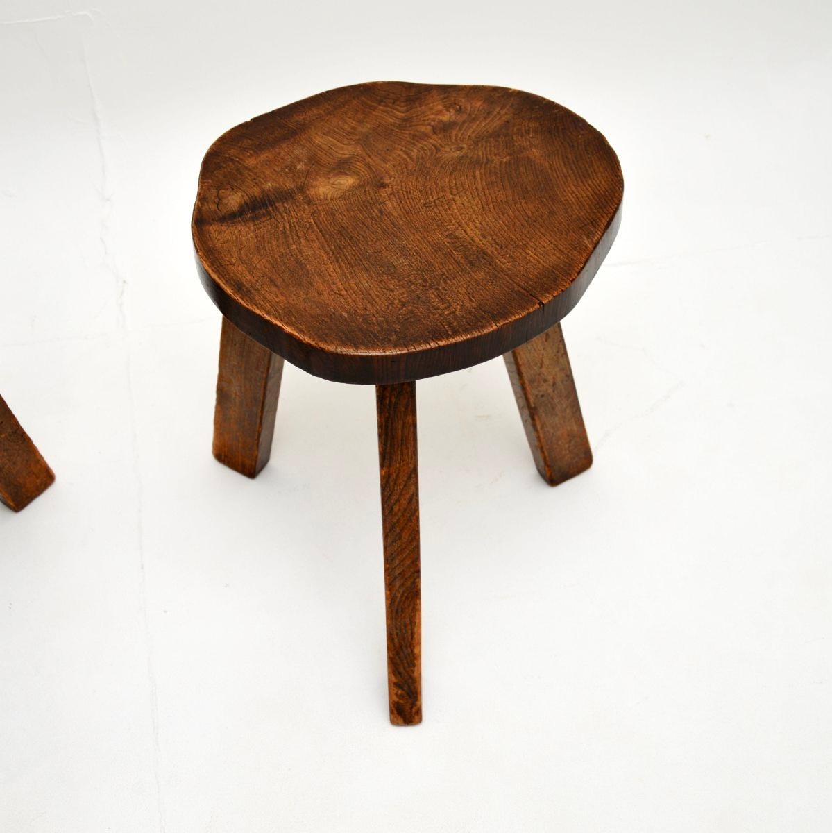 Pair of Vintage Brutalist Stools / Side Tables in Solid Elm In Good Condition For Sale In London, GB