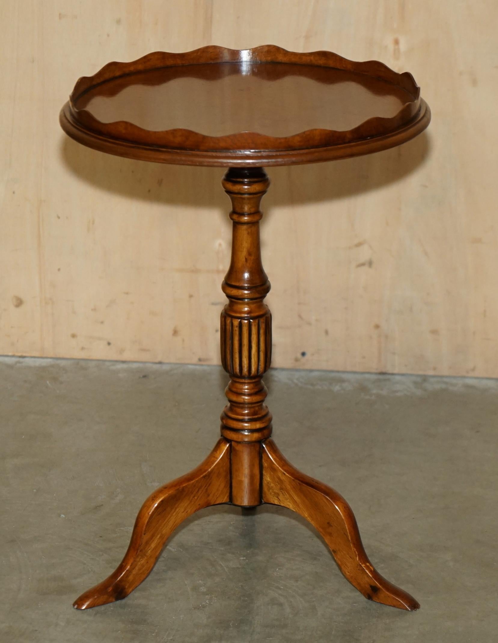 Victorian PAIR OF VINTAGE BURR WALNUT WiTH GALLERY RAILS SIDE END LAMP WINE TRIPOD TABLES For Sale