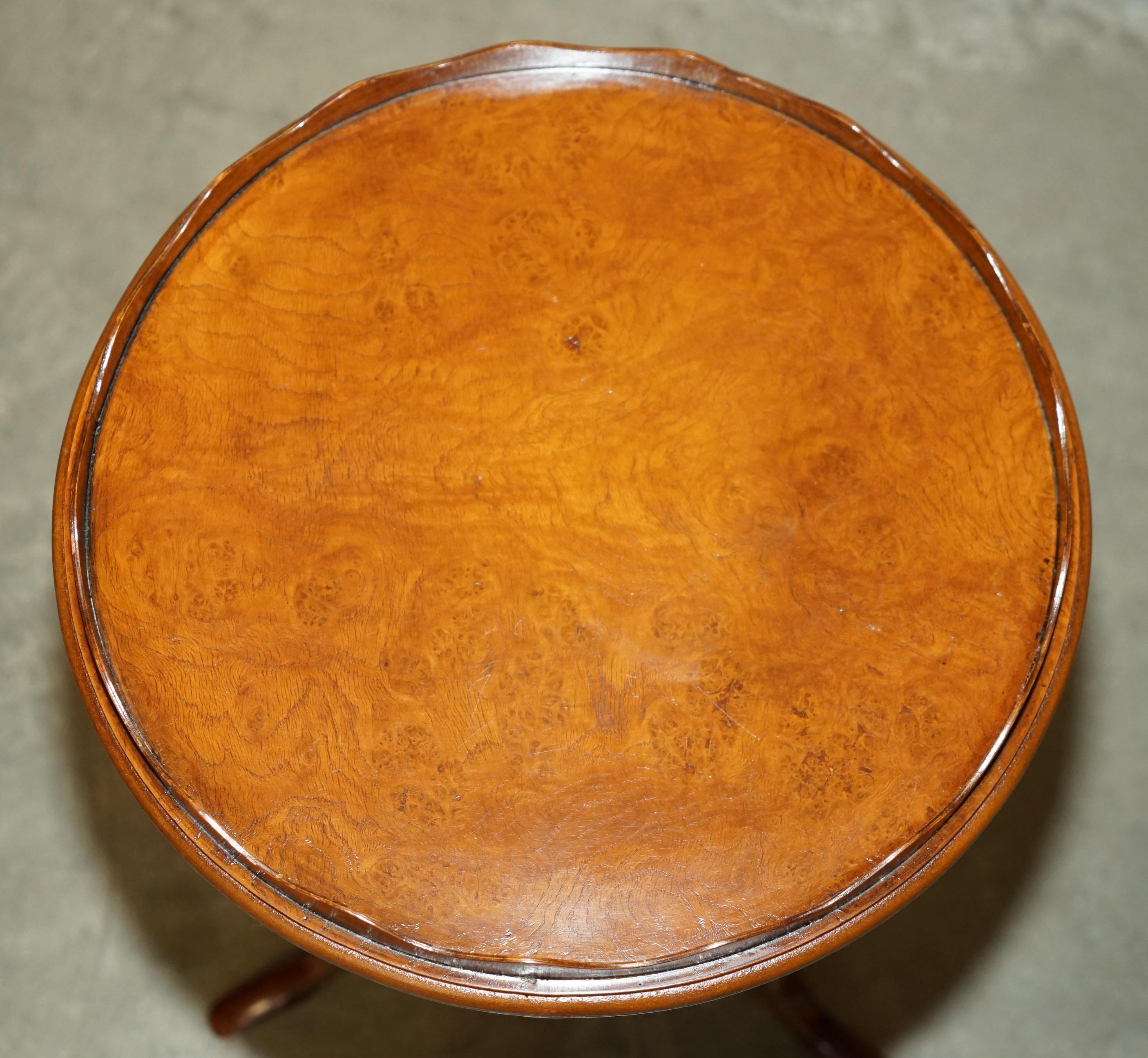 English PAIR OF VINTAGE BURR WALNUT WiTH GALLERY RAILS SIDE END LAMP WINE TRIPOD TABLES For Sale