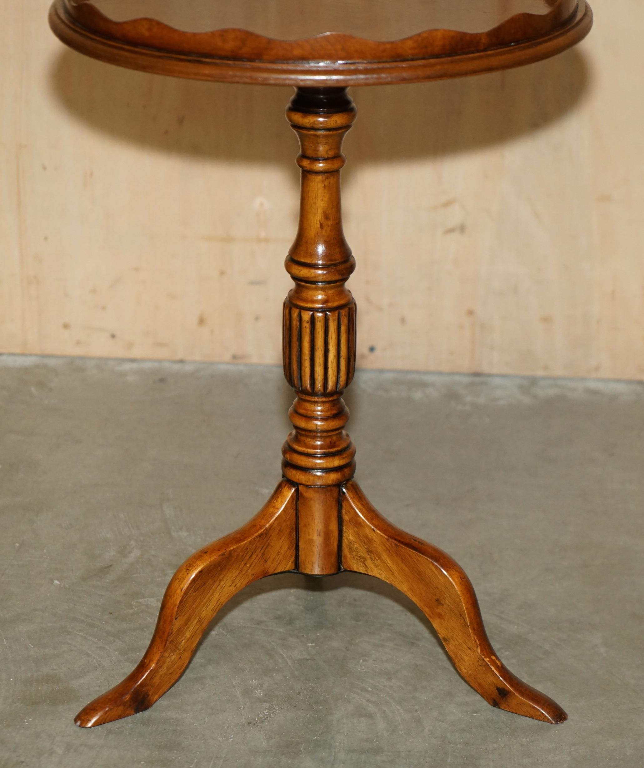 Walnut PAIR OF VINTAGE BURR WALNUT WiTH GALLERY RAILS SIDE END LAMP WINE TRIPOD TABLES For Sale