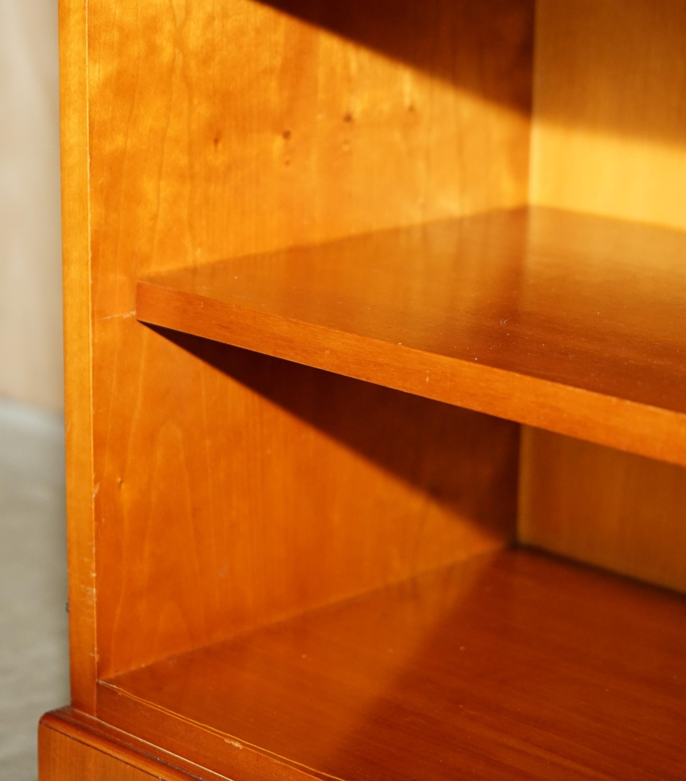 Paire de tables à vin d'époque en noyer, bois de chêne, Sheraton Revival. en vente 12