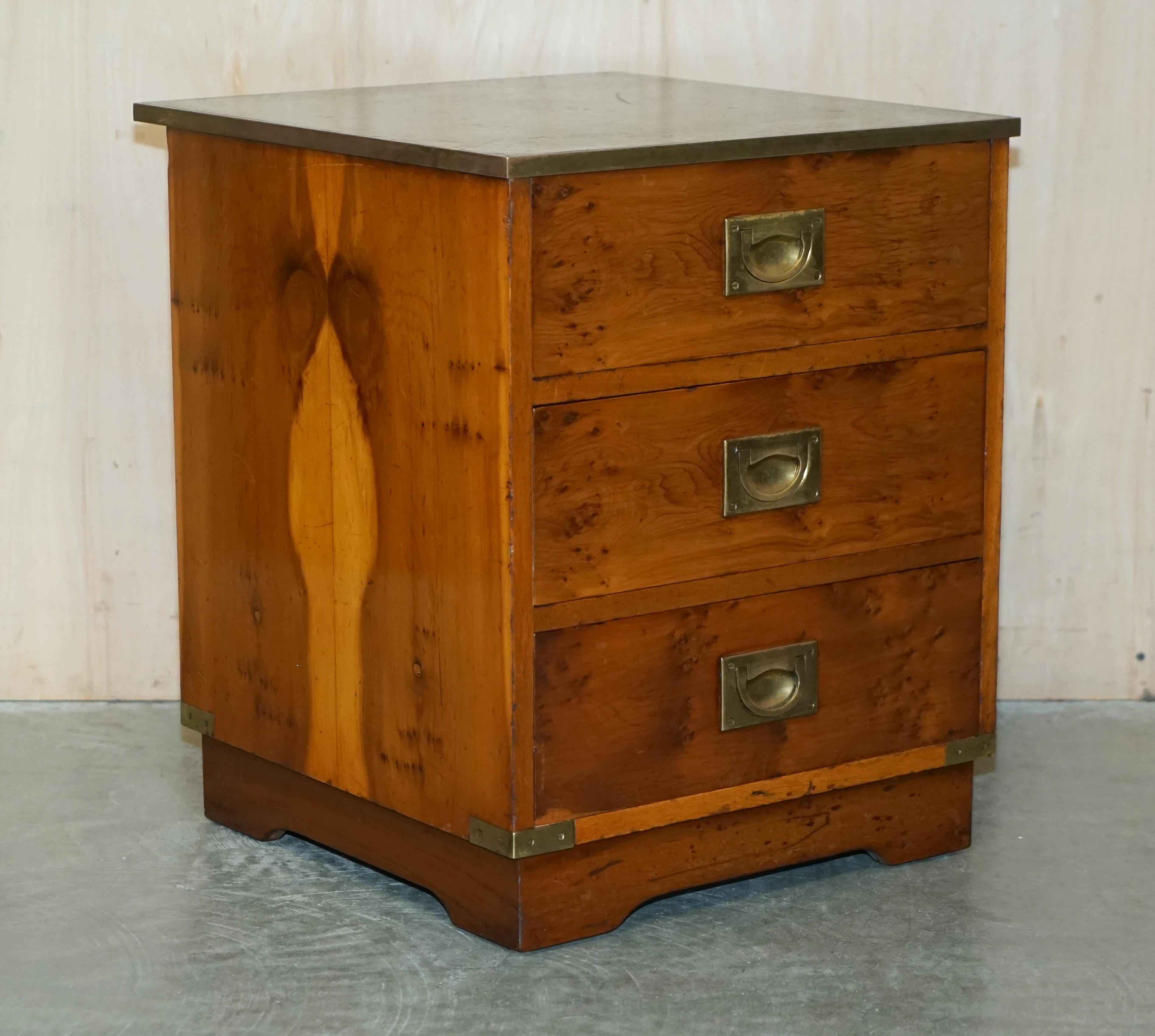 paire de tiroirs de table de chevet de campagne militaire en cuir vert d'époque de Wood Wood Wood en vente 7