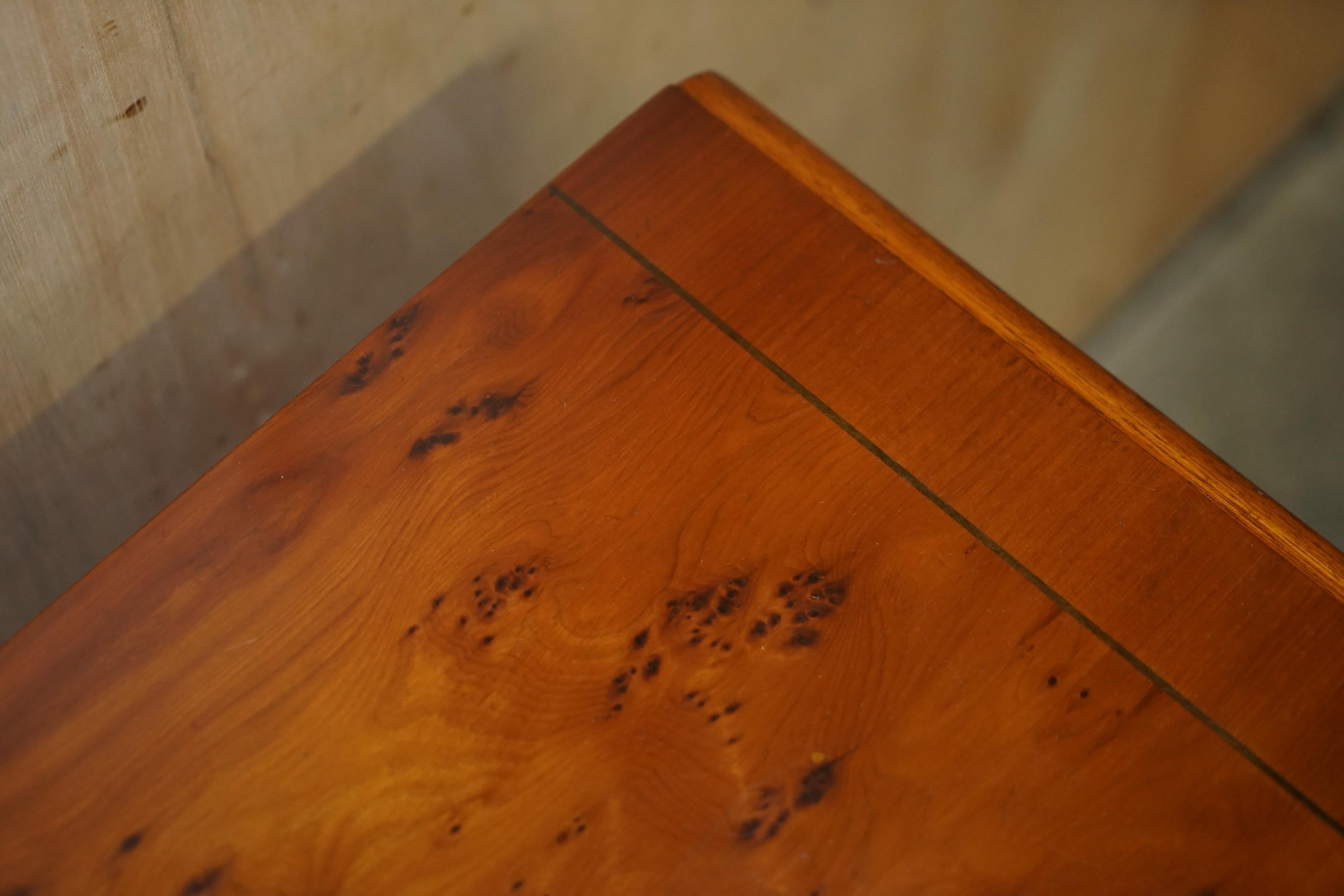 Pair of Vintage Burr Yew Wood Lamp Side End Wine Tables Butlers Serving Trays For Sale 7