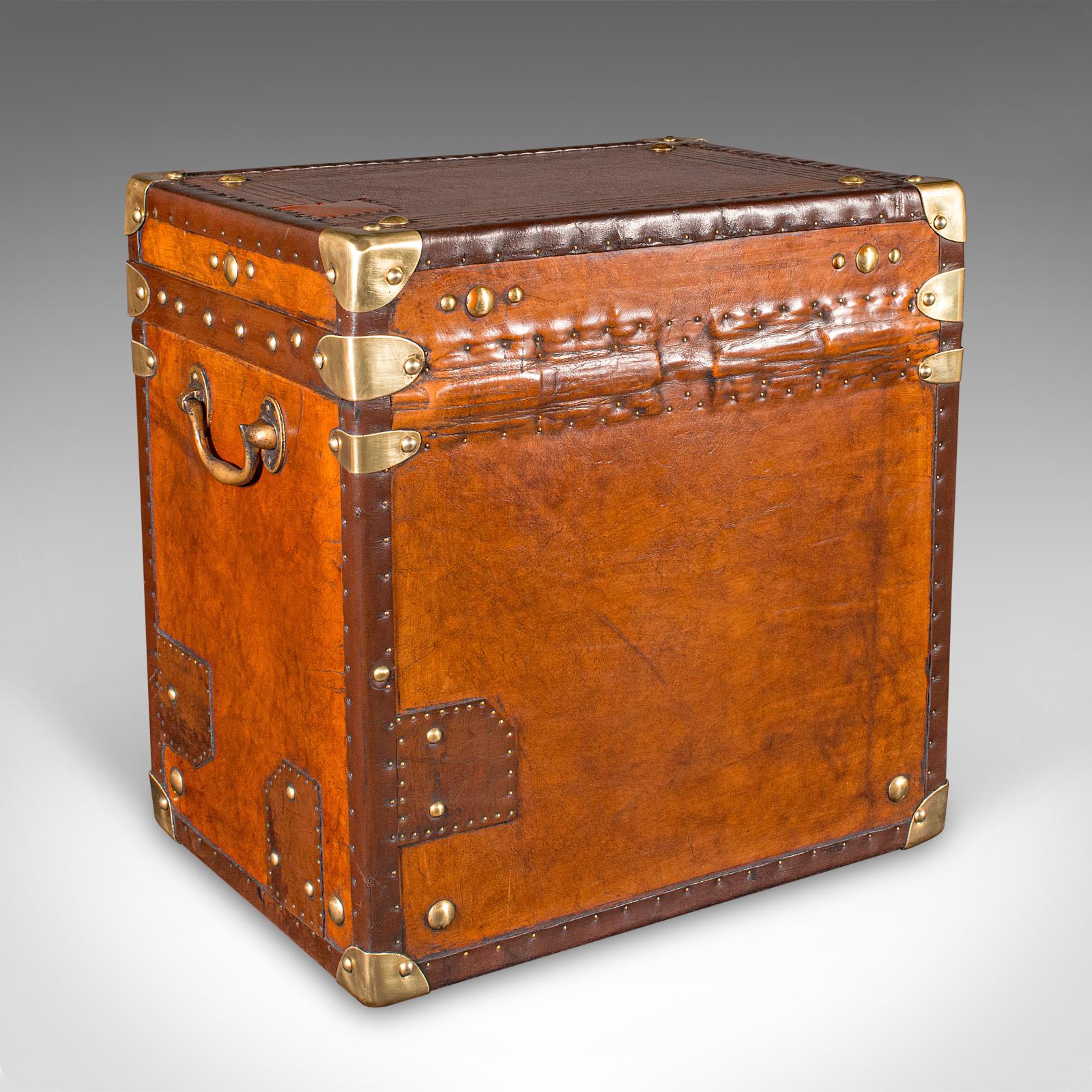 British Pair Of Vintage Campaign Luggage Cases, English, Leather, Bedroom Nightstands For Sale
