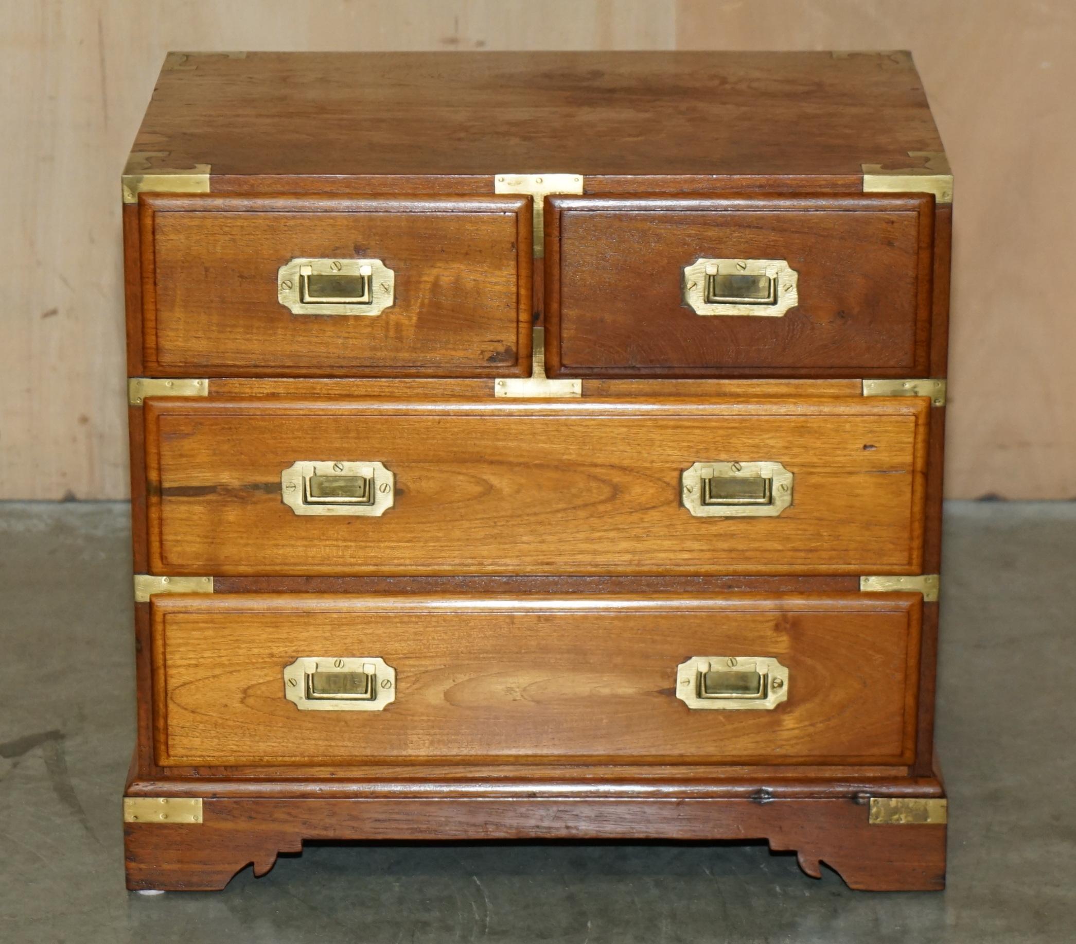Campaign PAIR OF VINTAGE CAMPHOR WOOD MILITARY CAMPAIGN BEDSIDE TABLE NIGHTSTAND DRAWERs For Sale