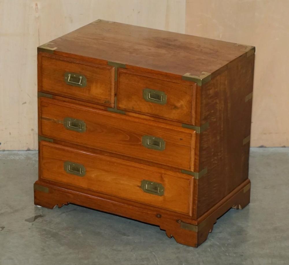 PAR DE CAMARAS MILITARES DE MADERA DE CAMPAÑA DE ÉPOCA MESA DE LADO DE LA CAMA MESA DE LADO DE LA NOCHE ESCRITORIOS Campaña en venta