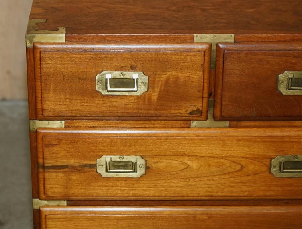 PAR DE CAMARAS MILITARES DE MADERA DE CAMPAÑA DE ÉPOCA MESA DE LADO DE LA CAMA MESA DE LADO DE LA NOCHE ESCRITORIOS Hecho a mano en venta