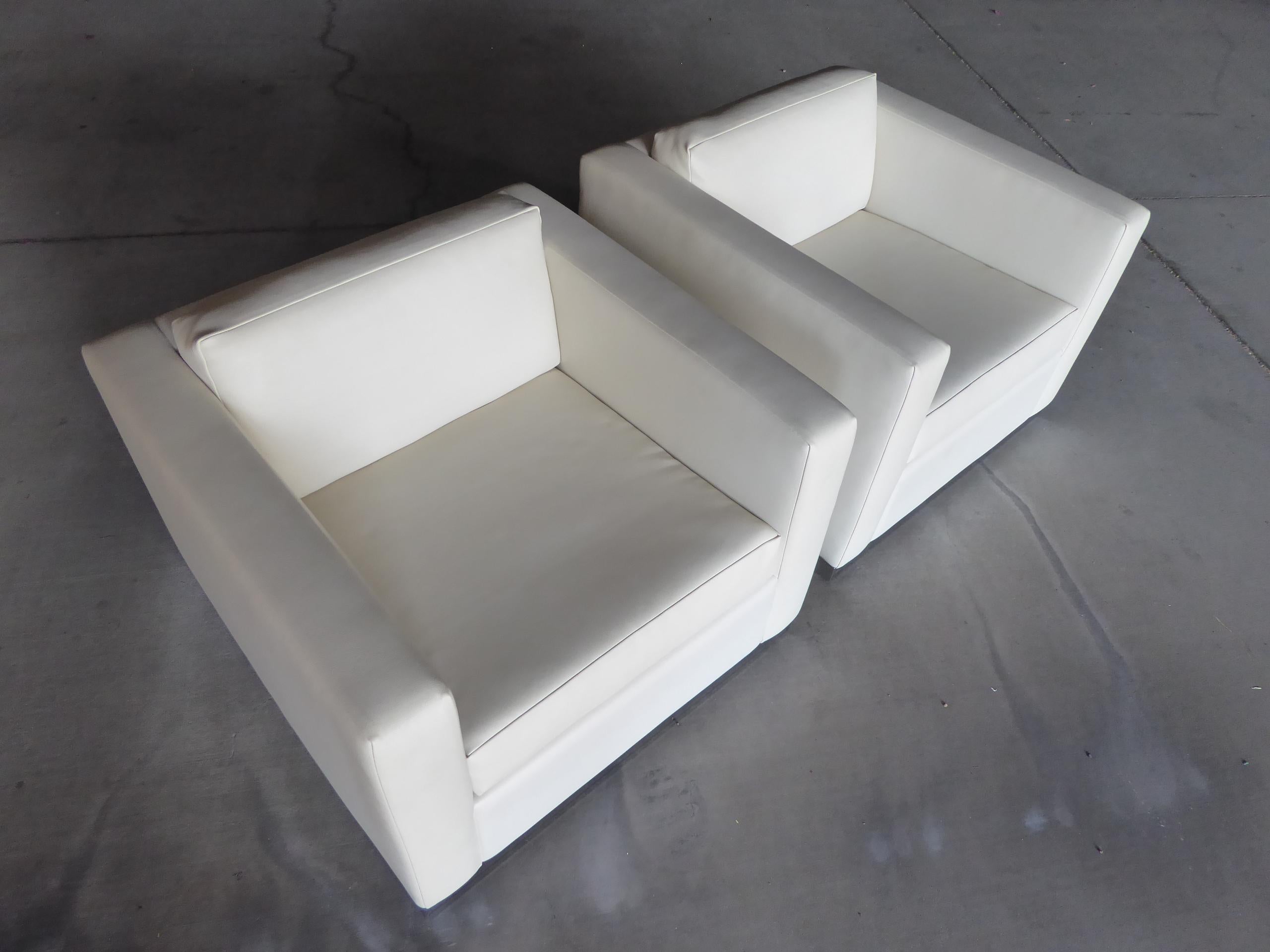 Pair of Vintage Canadian Cube Chairs In Excellent Condition For Sale In Palm Springs, CA