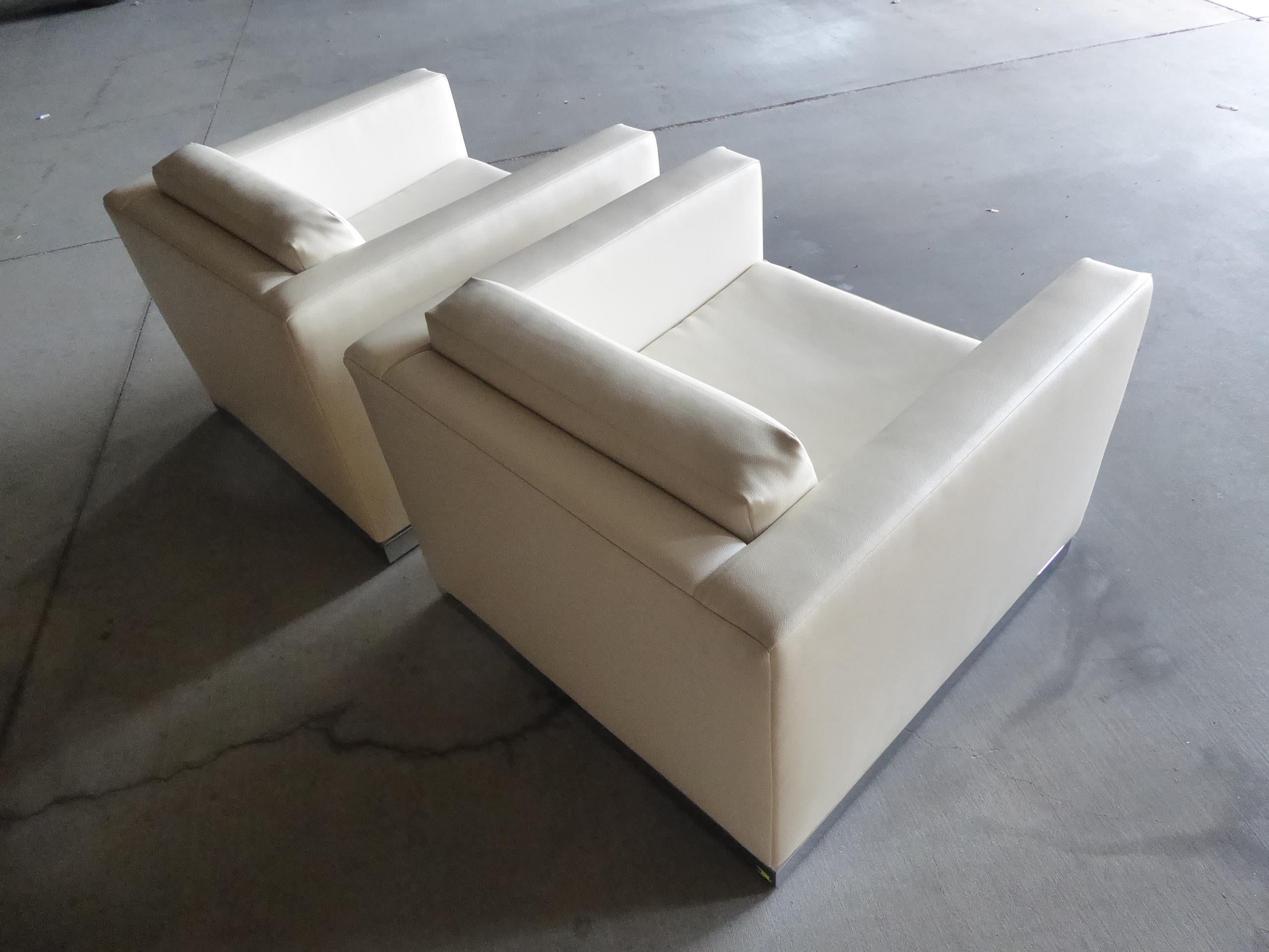 Late 20th Century Pair of Vintage Canadian Cube Chairs For Sale